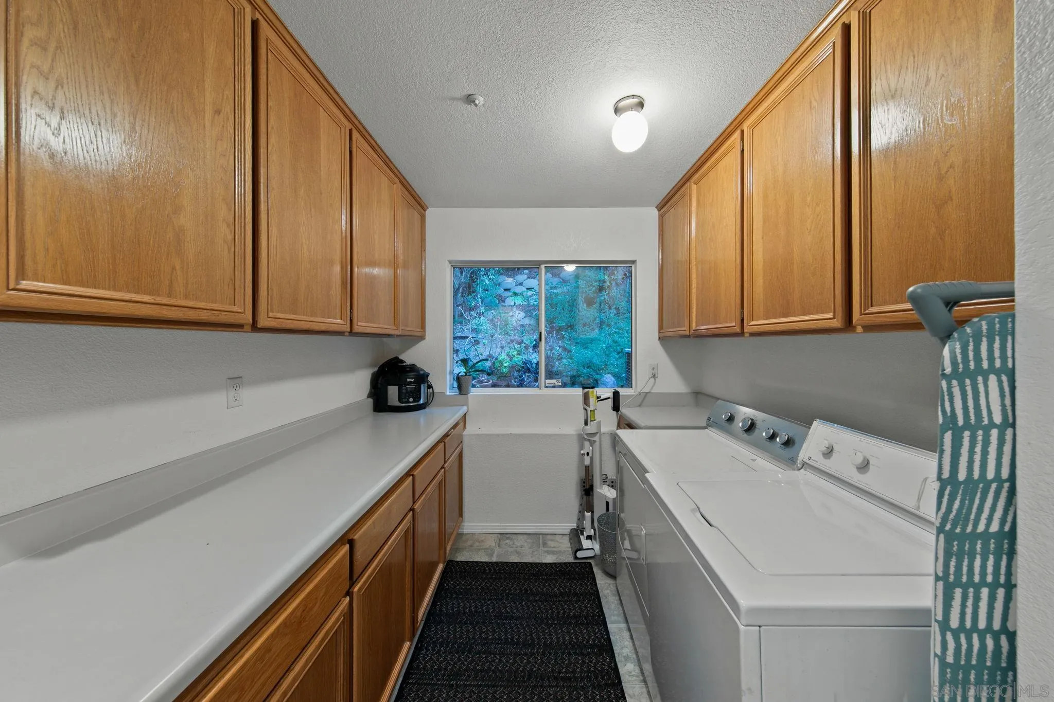 https://cdn.realtyfeed.com/cdn/127/250035855/939d50deb2b6c321608b40a74911939c.webp
