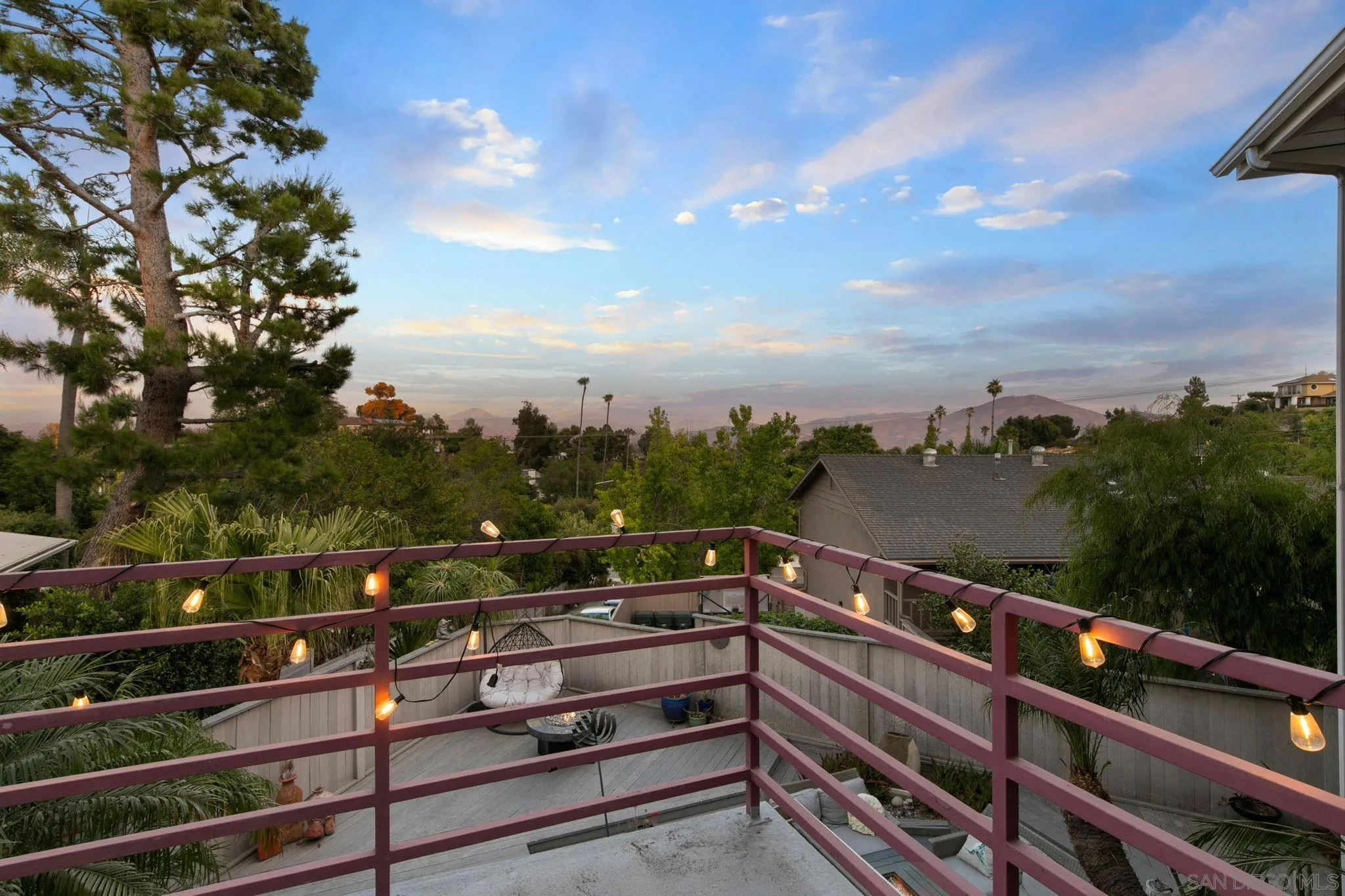 https://cdn.realtyfeed.com/cdn/127/250035855/c4b0c08ab75a4a11a435cb0af44682f0.webp