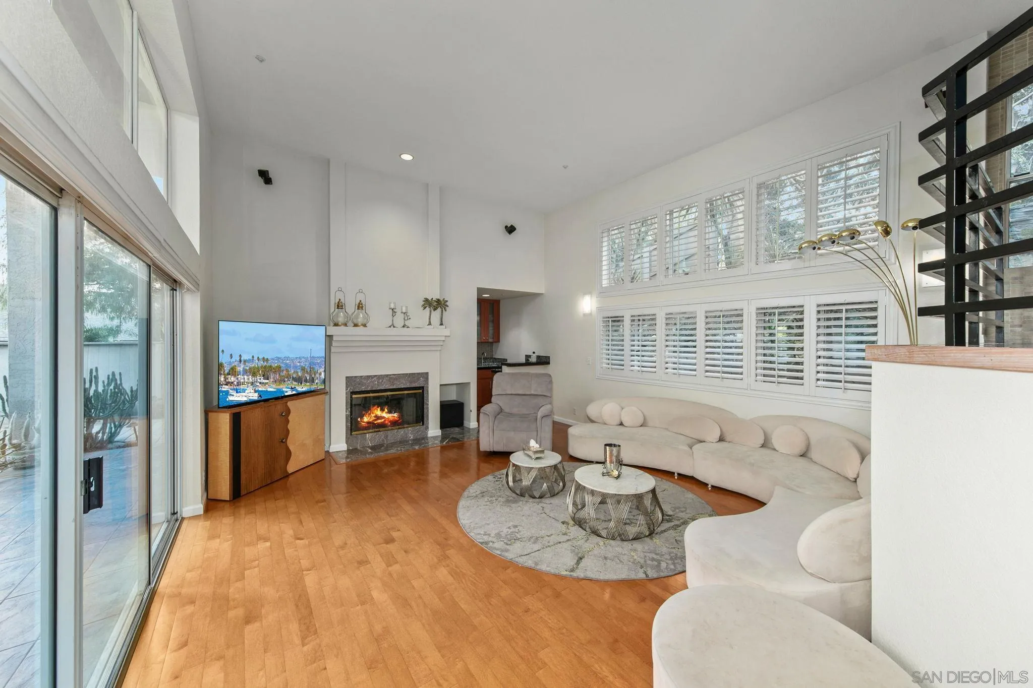 https://cdn.realtyfeed.com/cdn/127/250035855/d9df2abb6590e34871d6f8e7a1dcd0b0.webp