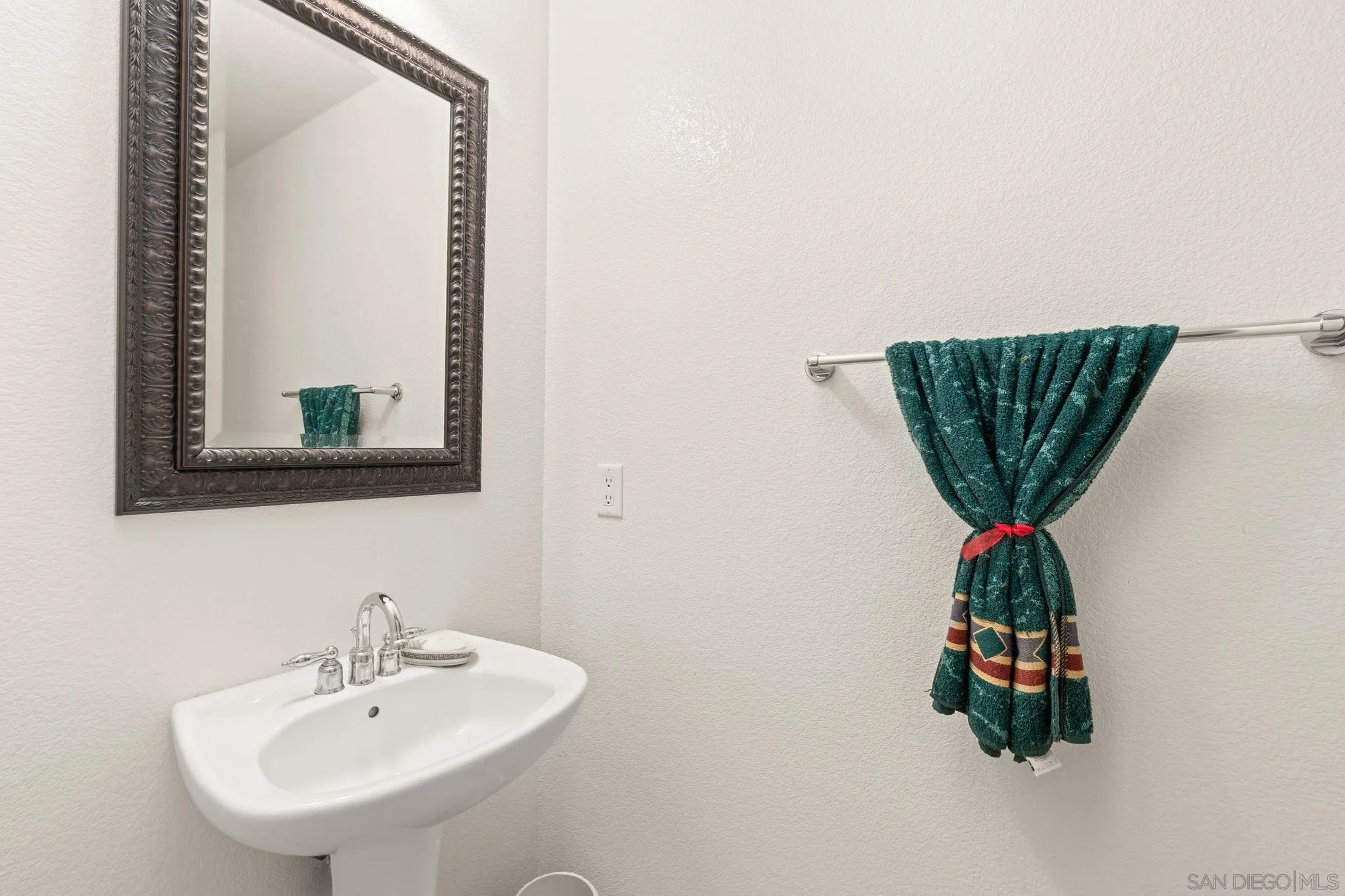 Photo #8: 250035857 Listing: Photo #8