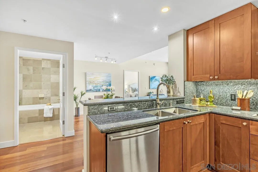 Photo #10: 250035864 Listing: Photo #10