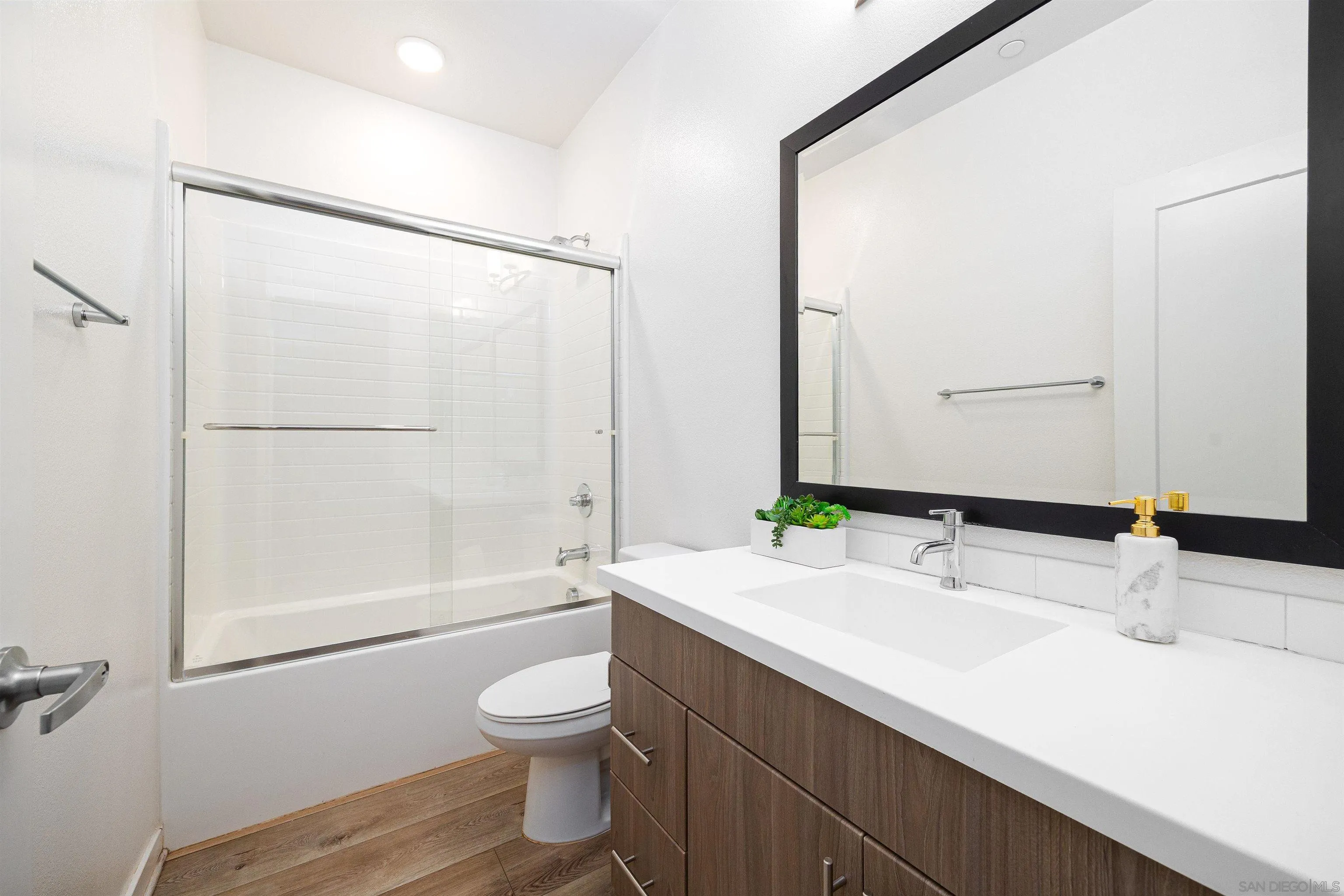 Photo #20: 250035865 Listing: Photo #20