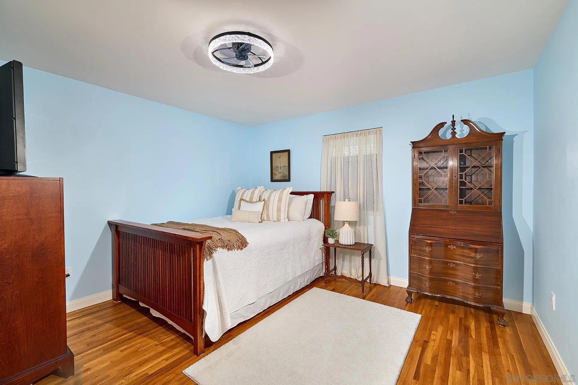 https://cdn.realtyfeed.com/cdn/127/250035869/07a412c968cad3f11c85fcad83b165fb.webp