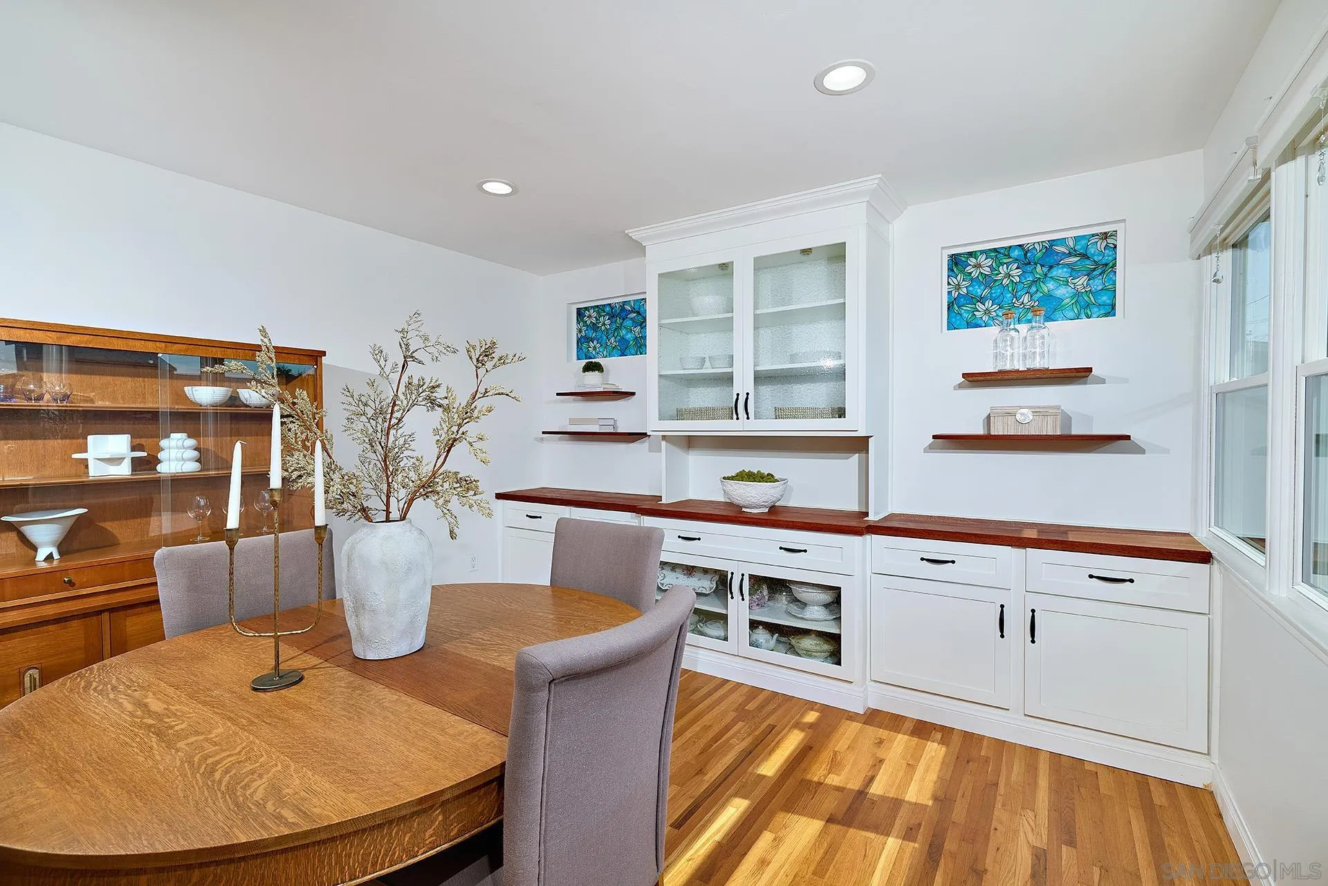 https://cdn.realtyfeed.com/cdn/127/250035869/1d2562a0cda3f02ebb9acf526d6f06eb.webp