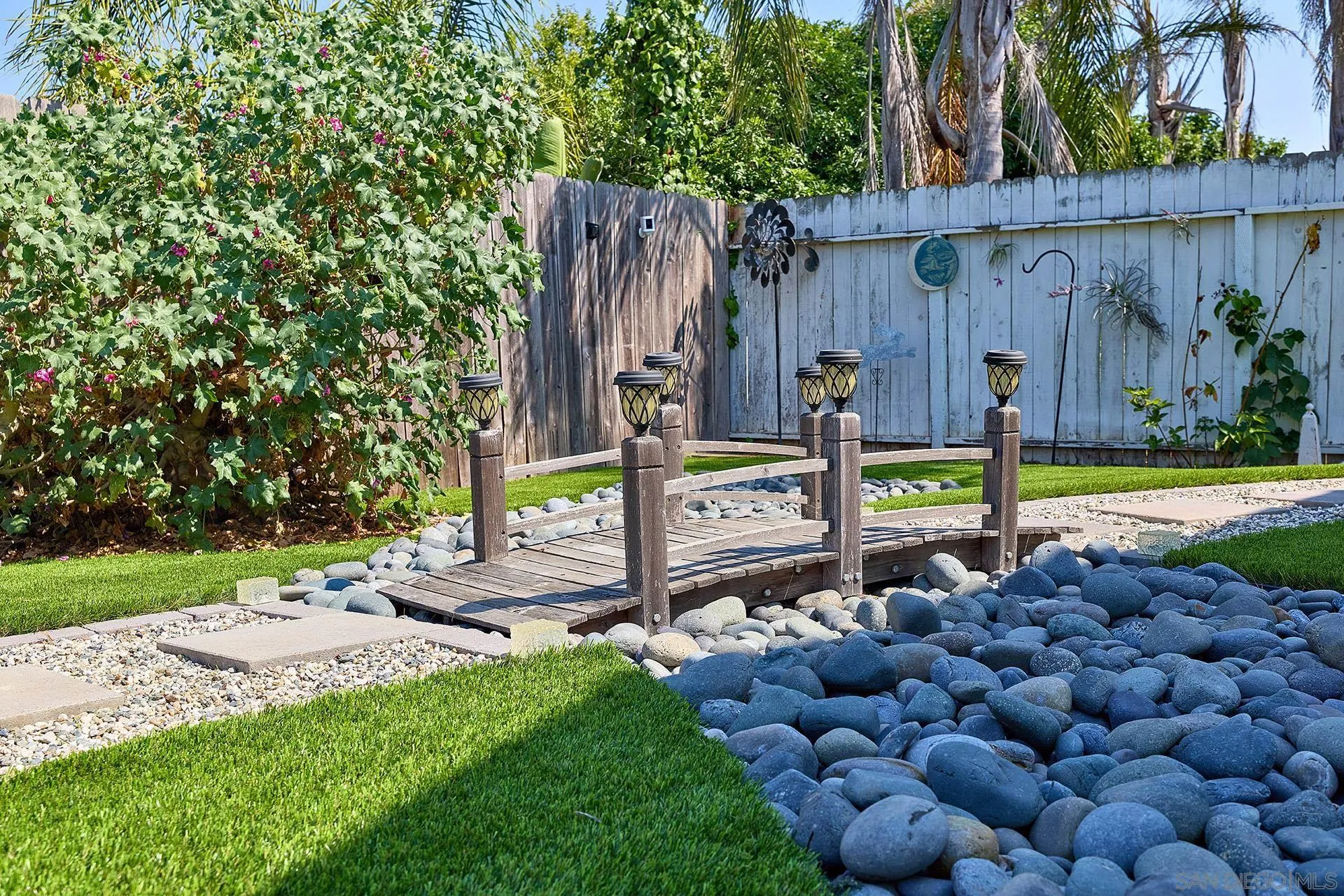 https://cdn.realtyfeed.com/cdn/127/250035869/5fb21bac493f91750c26b0ffa18ed1a2.webp
