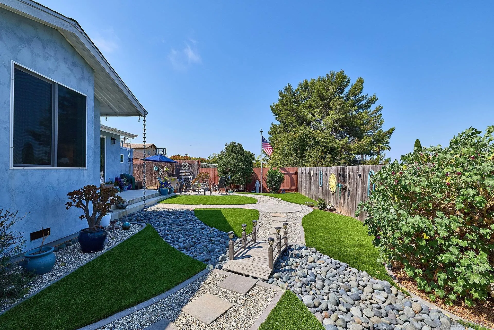 https://cdn.realtyfeed.com/cdn/127/250035869/94a4bd3b0639a707bc0c879818919476.webp