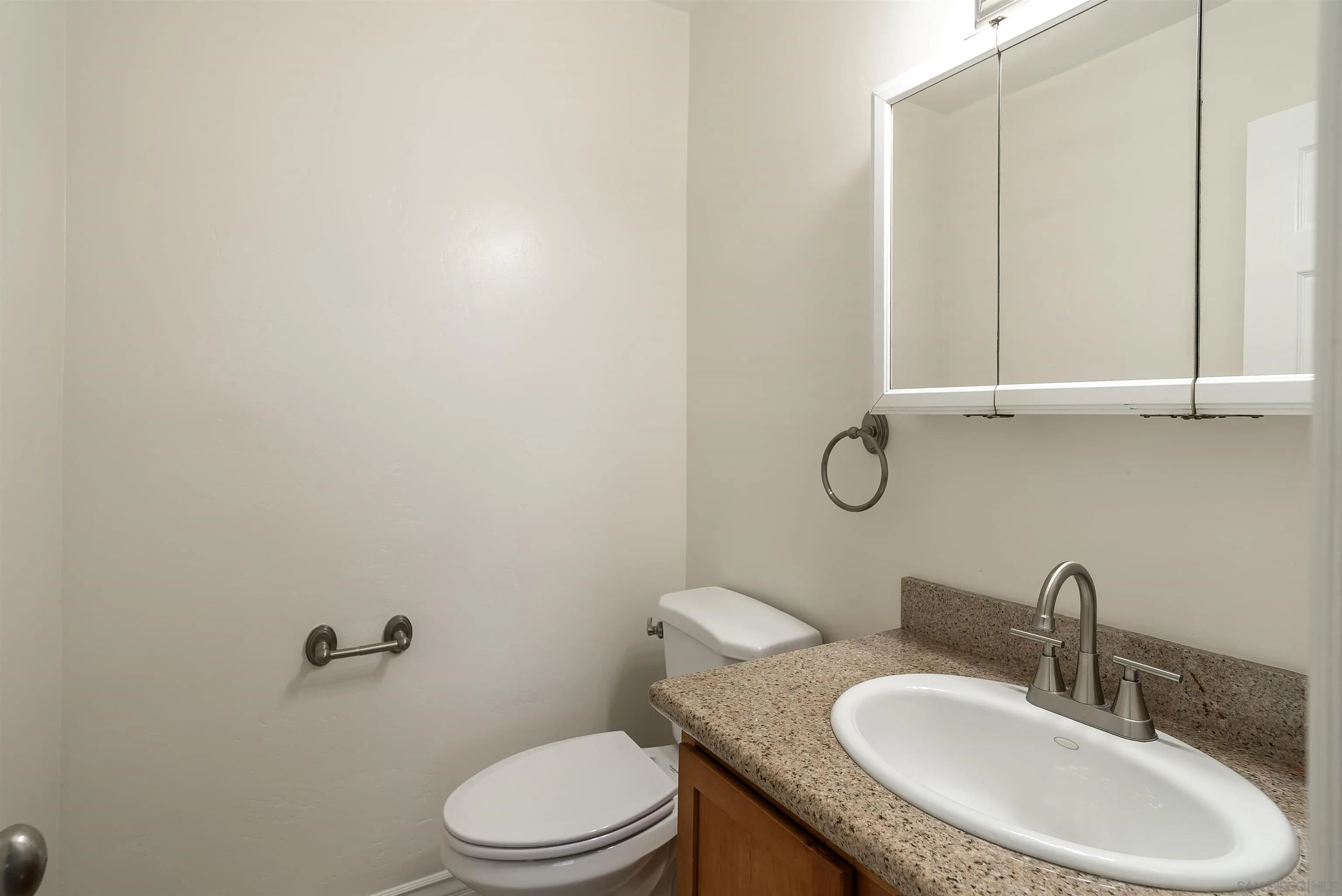 Photo #17: 250035874 Listing: Photo #17