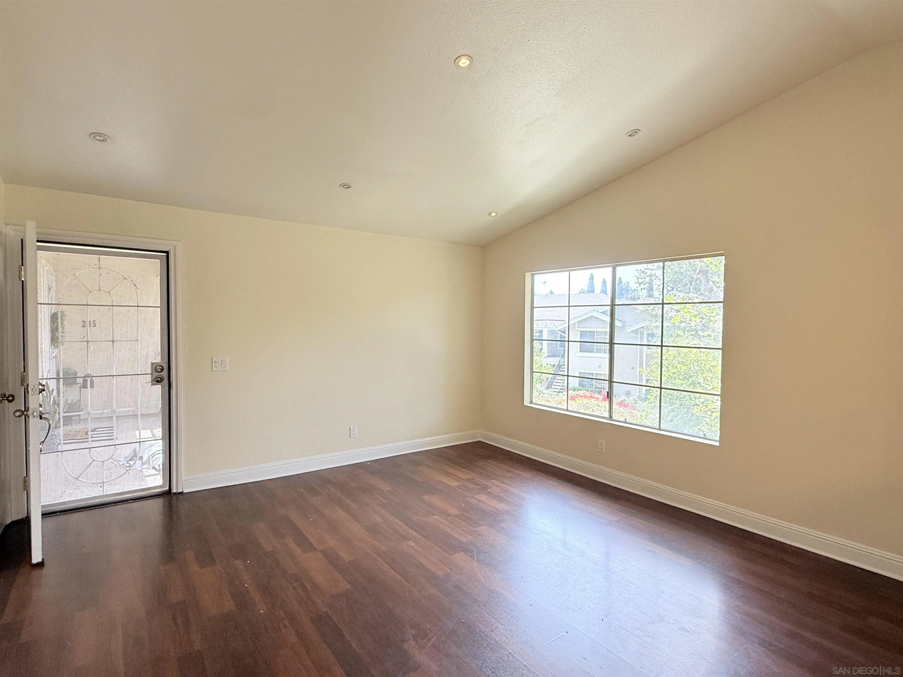 Photo #3: 250035884 Listing 
