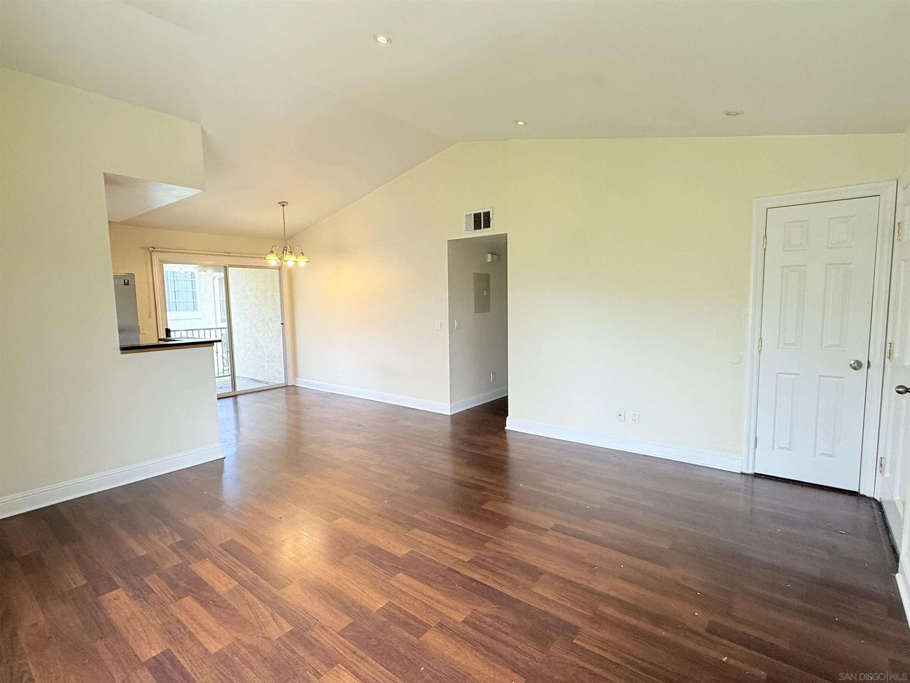 Photo #4: 250035884 Listing 