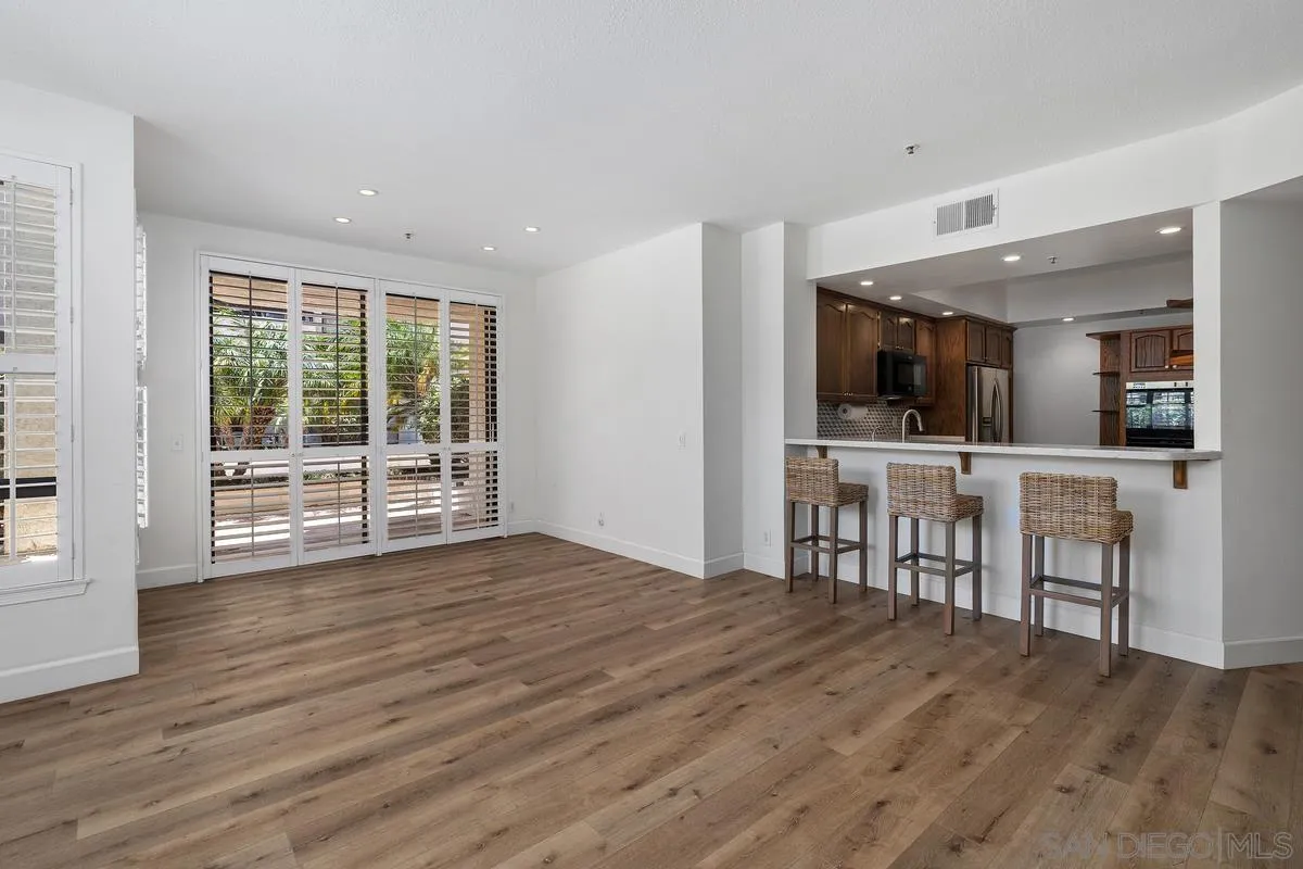 Photo #10: 250035885 Listing: Photo #10