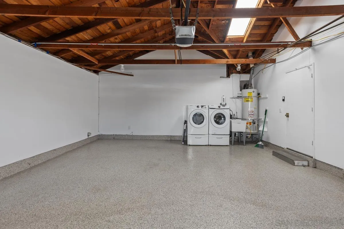 https://cdn.realtyfeed.com/cdn/127/250035892/6b84a80fe72513f6ce318419f8e6c6b9.webp