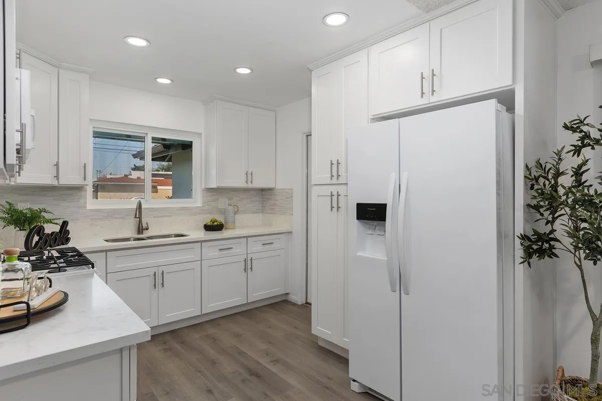 https://cdn.realtyfeed.com/cdn/127/250035892/e1b2ec0b566e610430e638be4eb721c8.webp