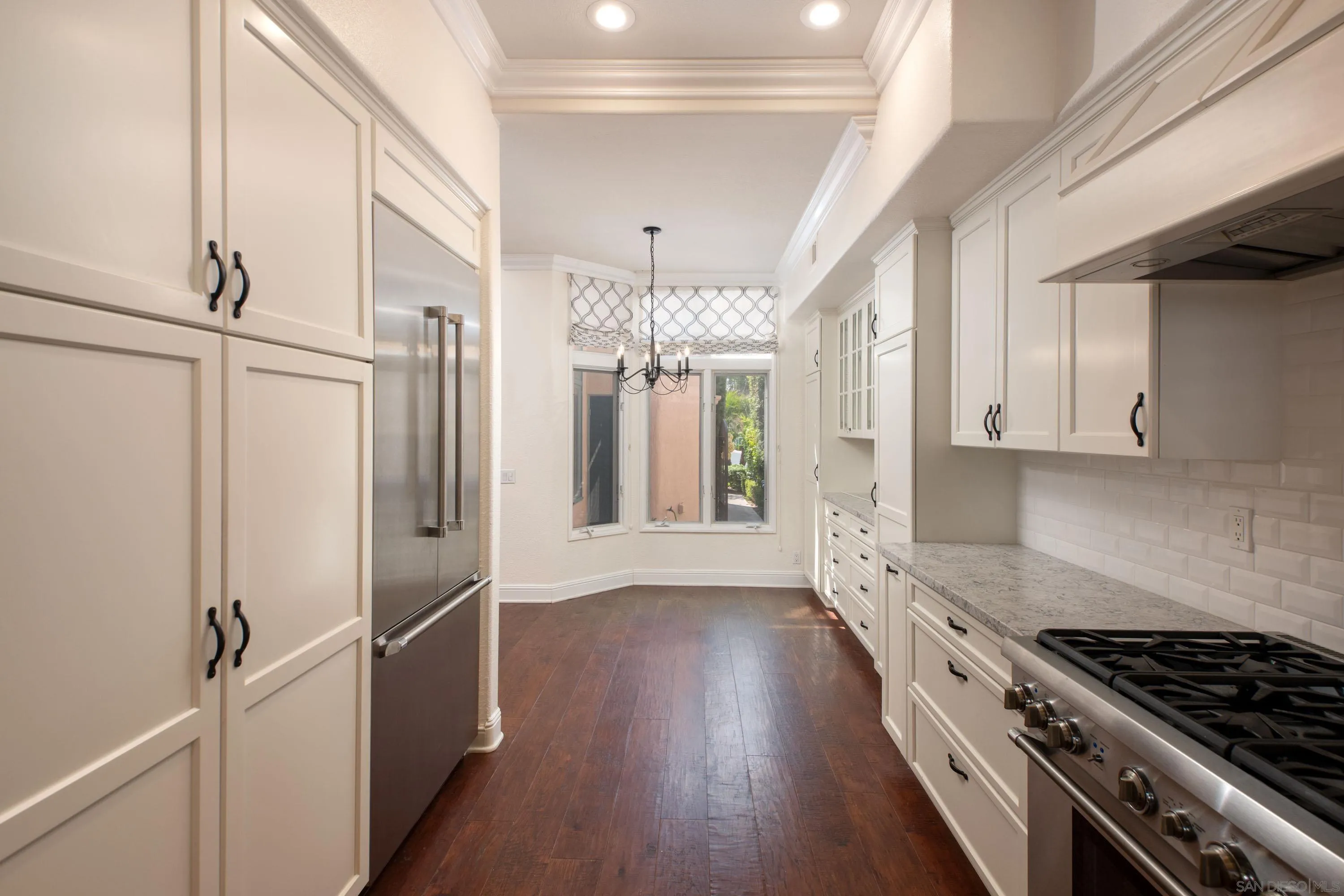 https://cdn.realtyfeed.com/cdn/127/250035893/04c6191d078d411381832ec2aa4667a4.webp