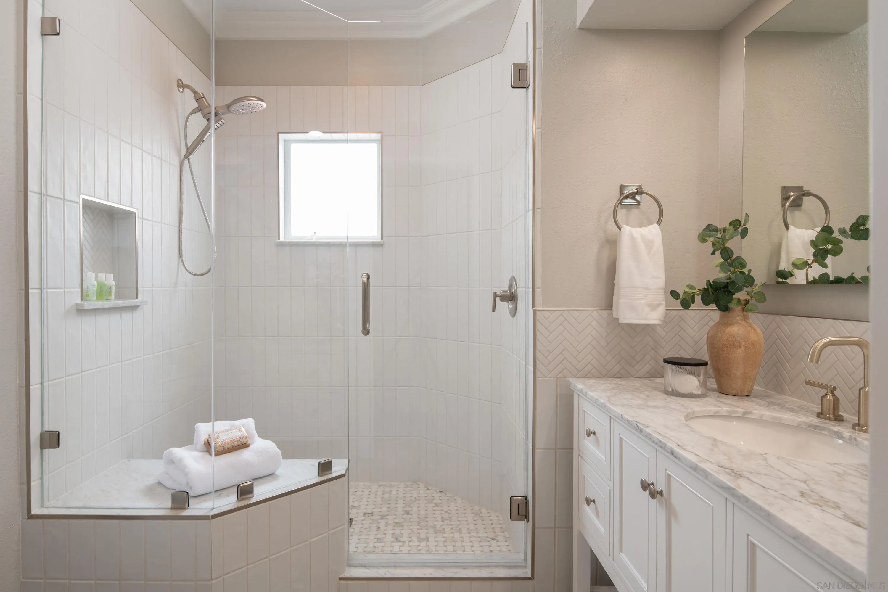 https://cdn.realtyfeed.com/cdn/127/250035893/1a7526ee7e384ab217b56e6e975b71e4.webp