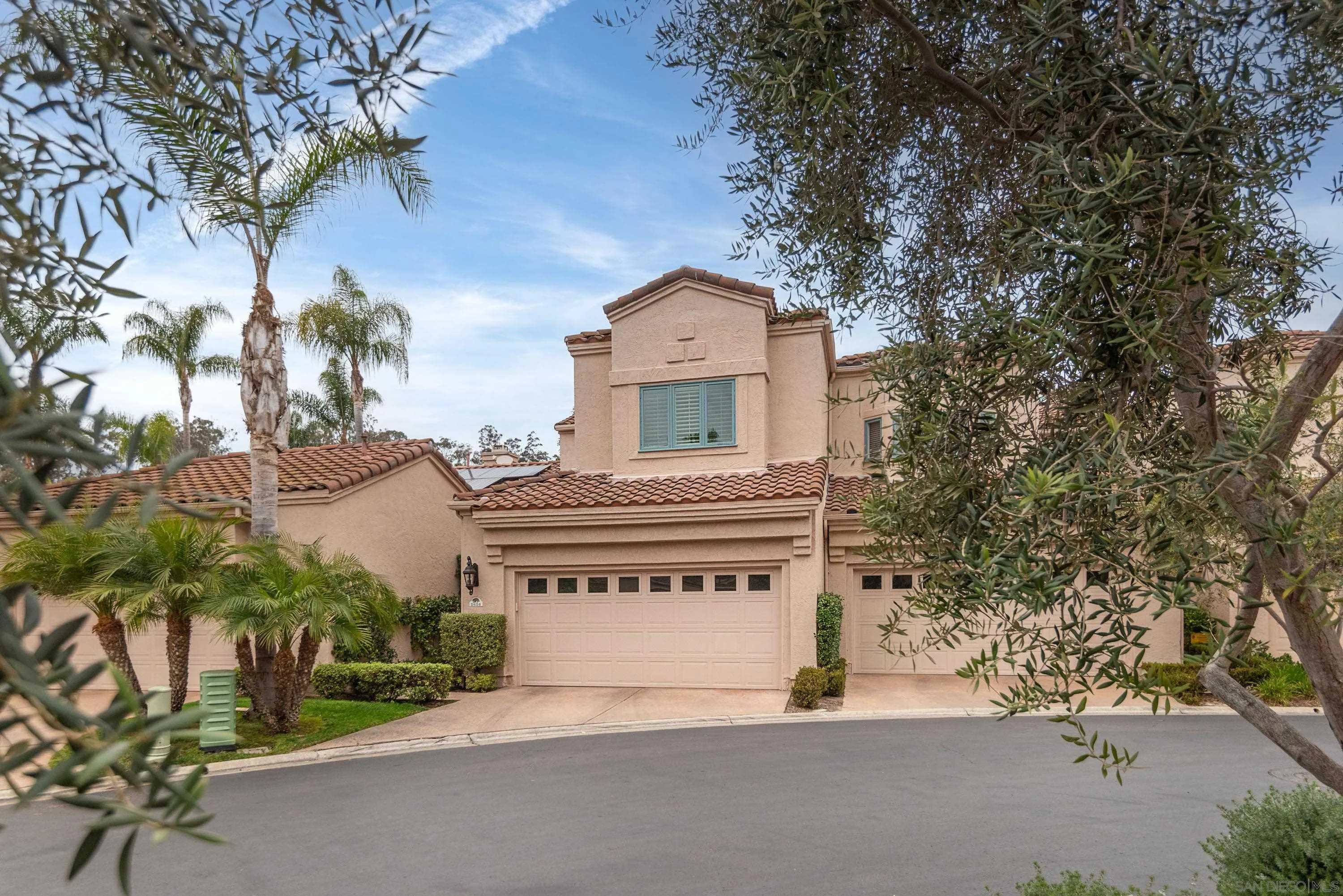 https://cdn.realtyfeed.com/cdn/127/250035893/2b7506149f4ce509bde50df8f2f9a3e1.webp