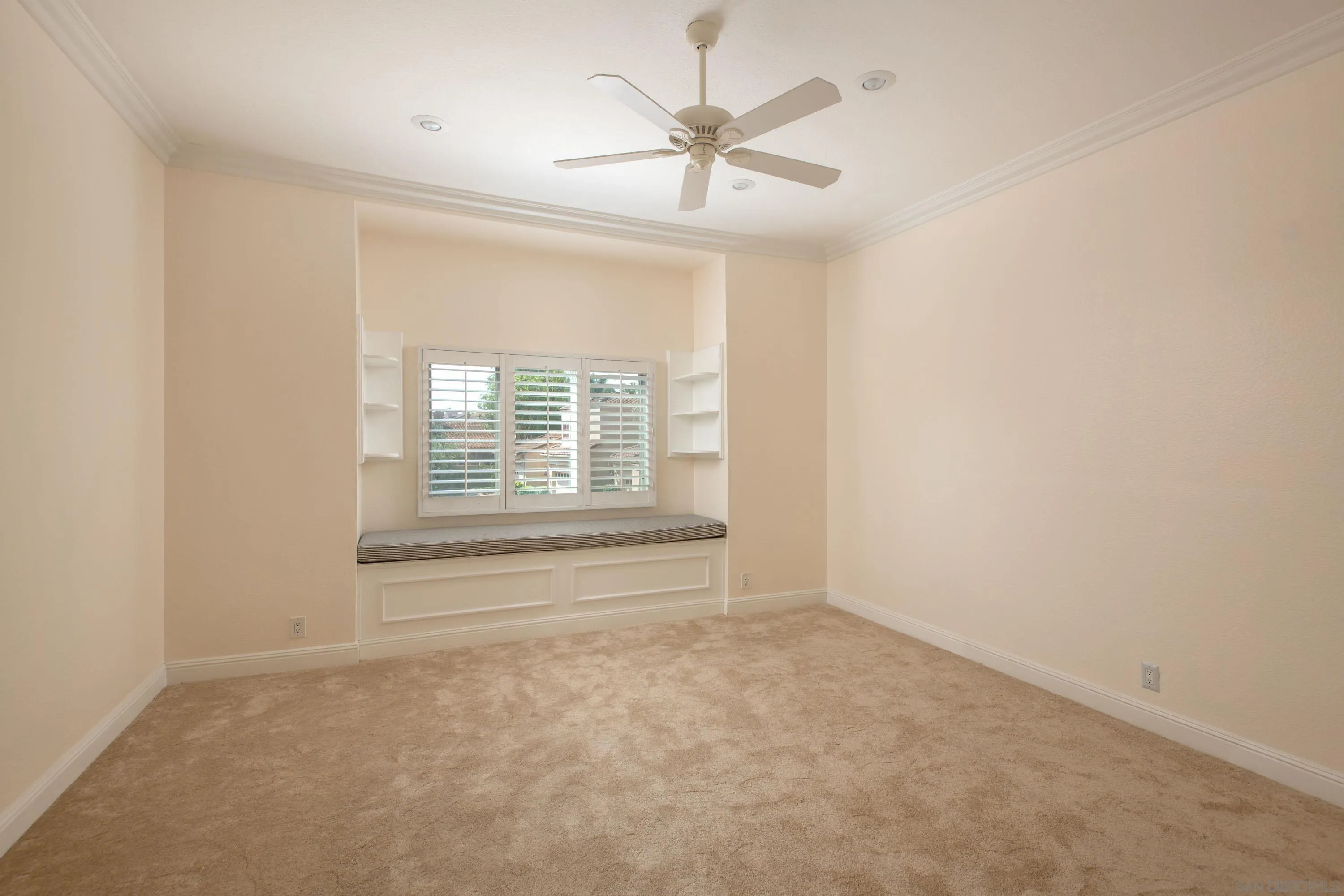 https://cdn.realtyfeed.com/cdn/127/250035893/669c5e35c8cd49288ae695acb99ce8bd.webp