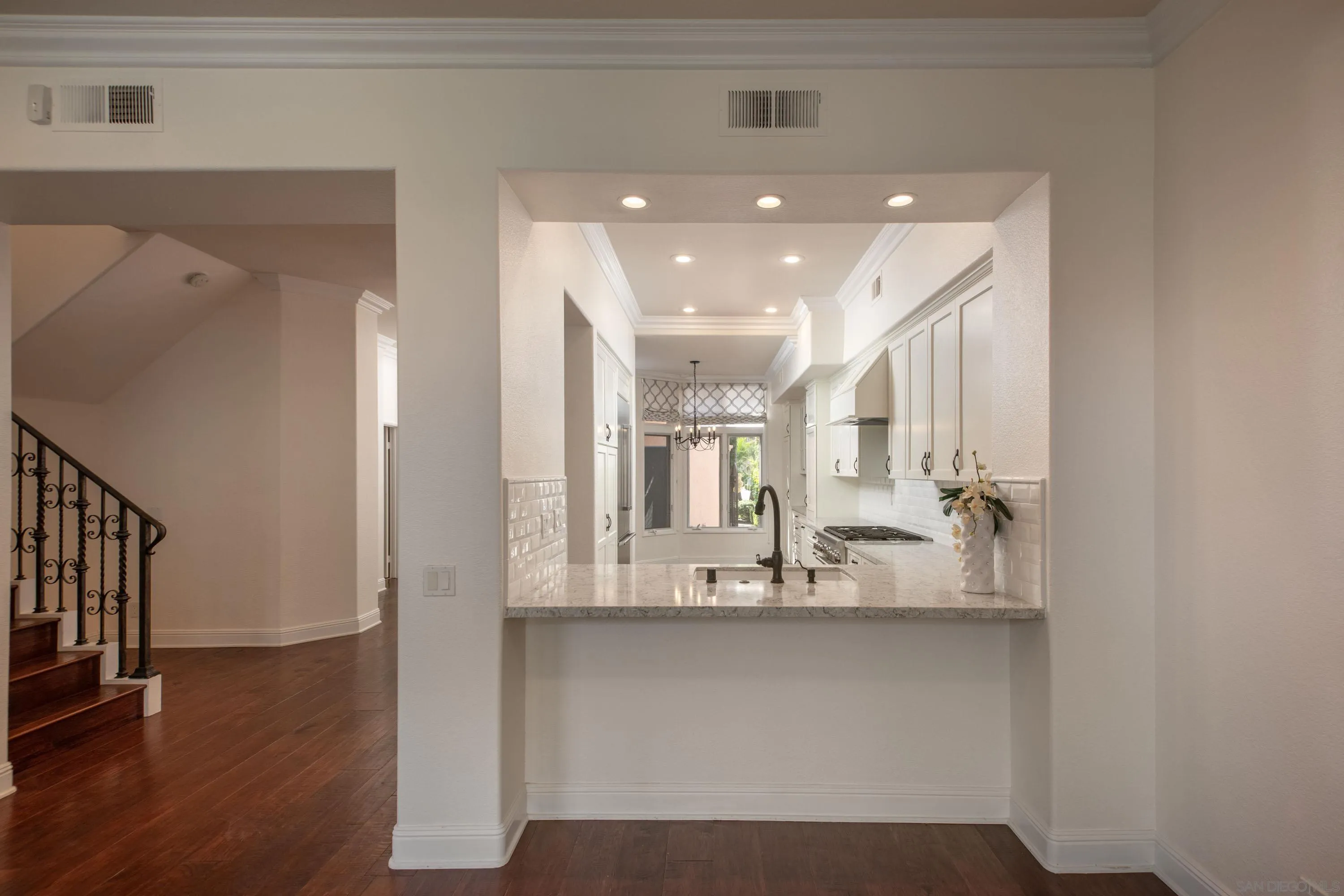 https://cdn.realtyfeed.com/cdn/127/250035893/e4e3abe0bce4c96ba722359d705f9005.webp
