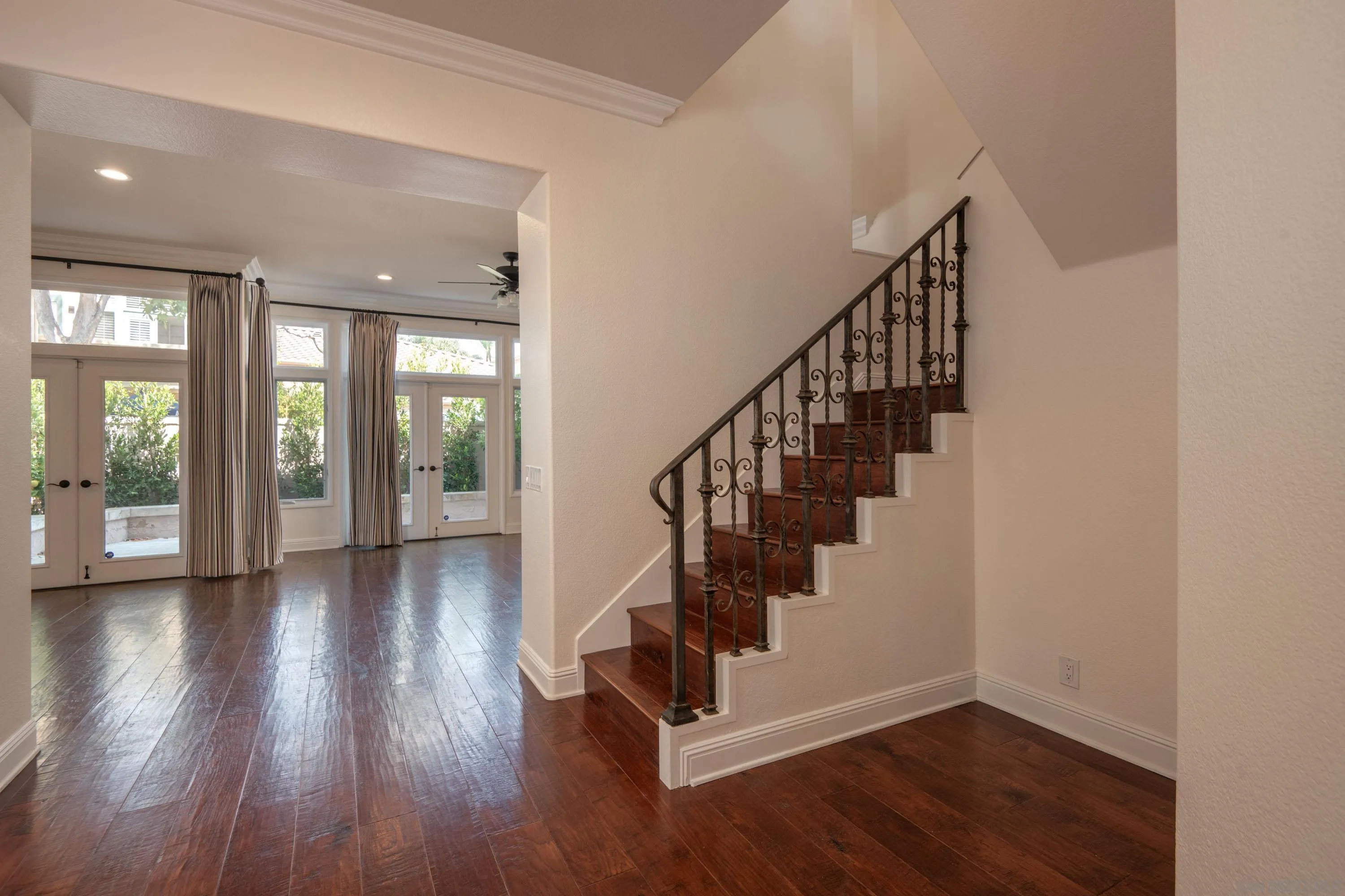 https://cdn.realtyfeed.com/cdn/127/250035893/f3cd27147e8ea9ea6870dd31ab83ded4.webp