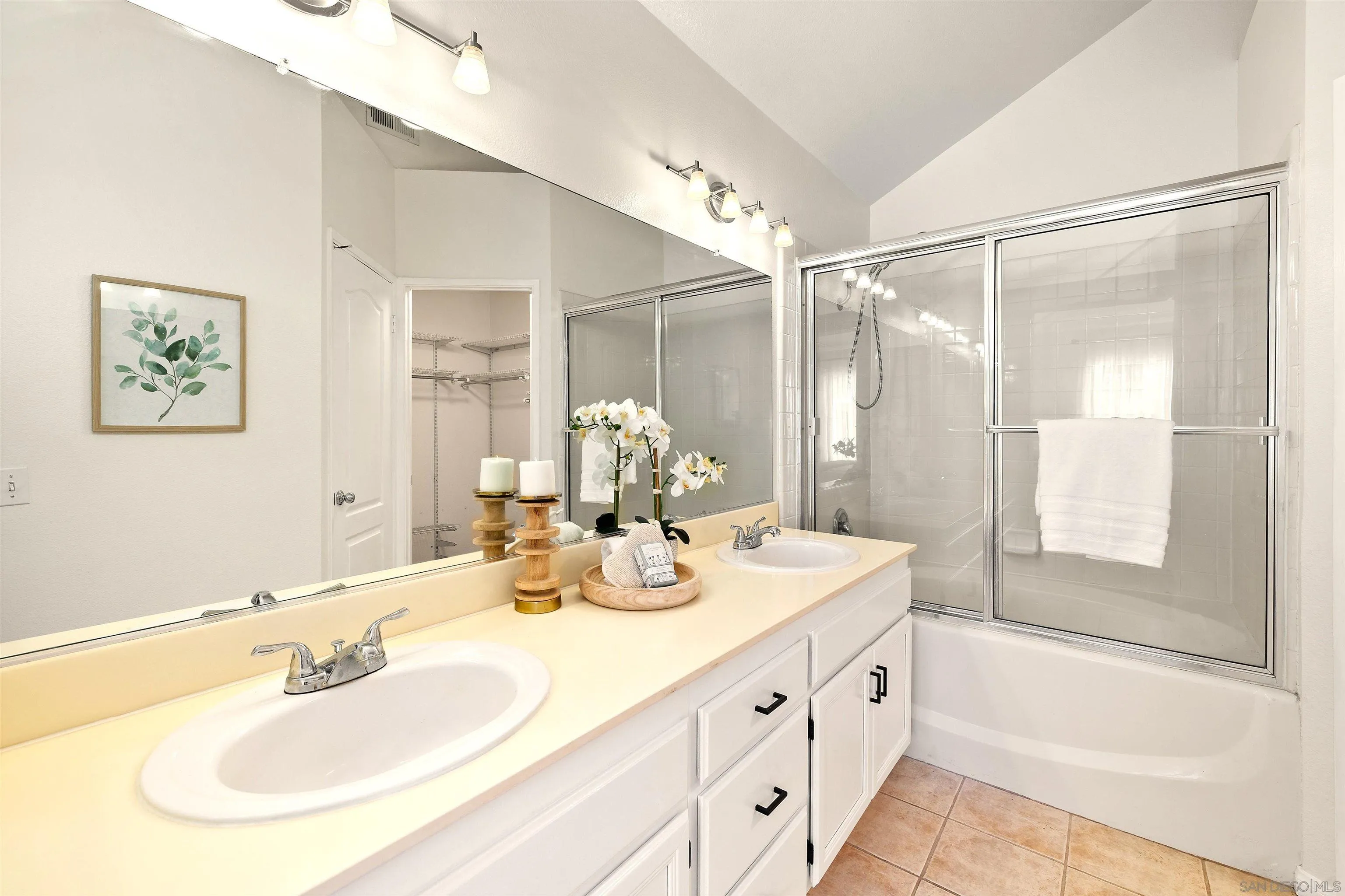 Photo #12: 250035900 Listing: Photo #12