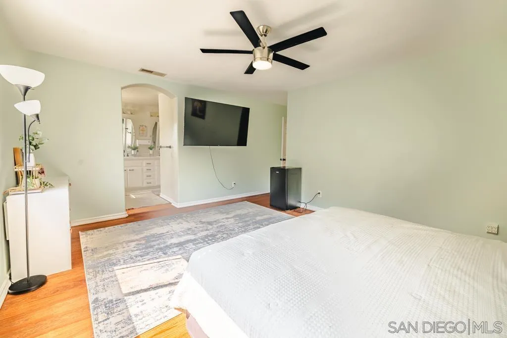 https://cdn.realtyfeed.com/cdn/127/250035907/99105971823020cb7f2177c759dc1b98.webp