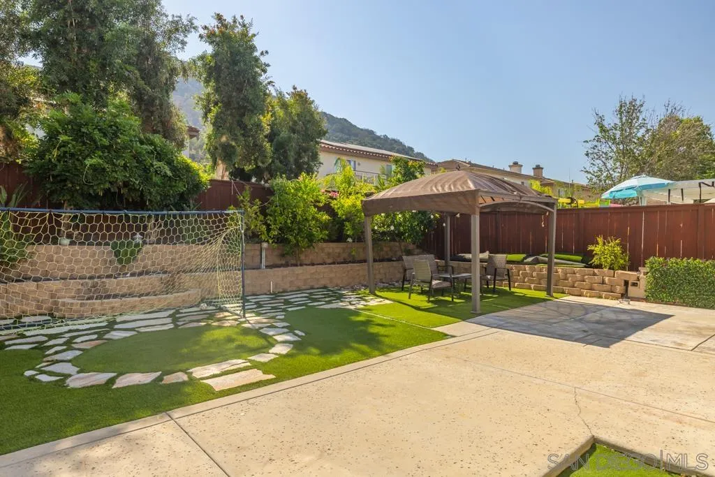 https://cdn.realtyfeed.com/cdn/127/250035907/a70f7f637f3110eda901e7ad644aa0cd.webp