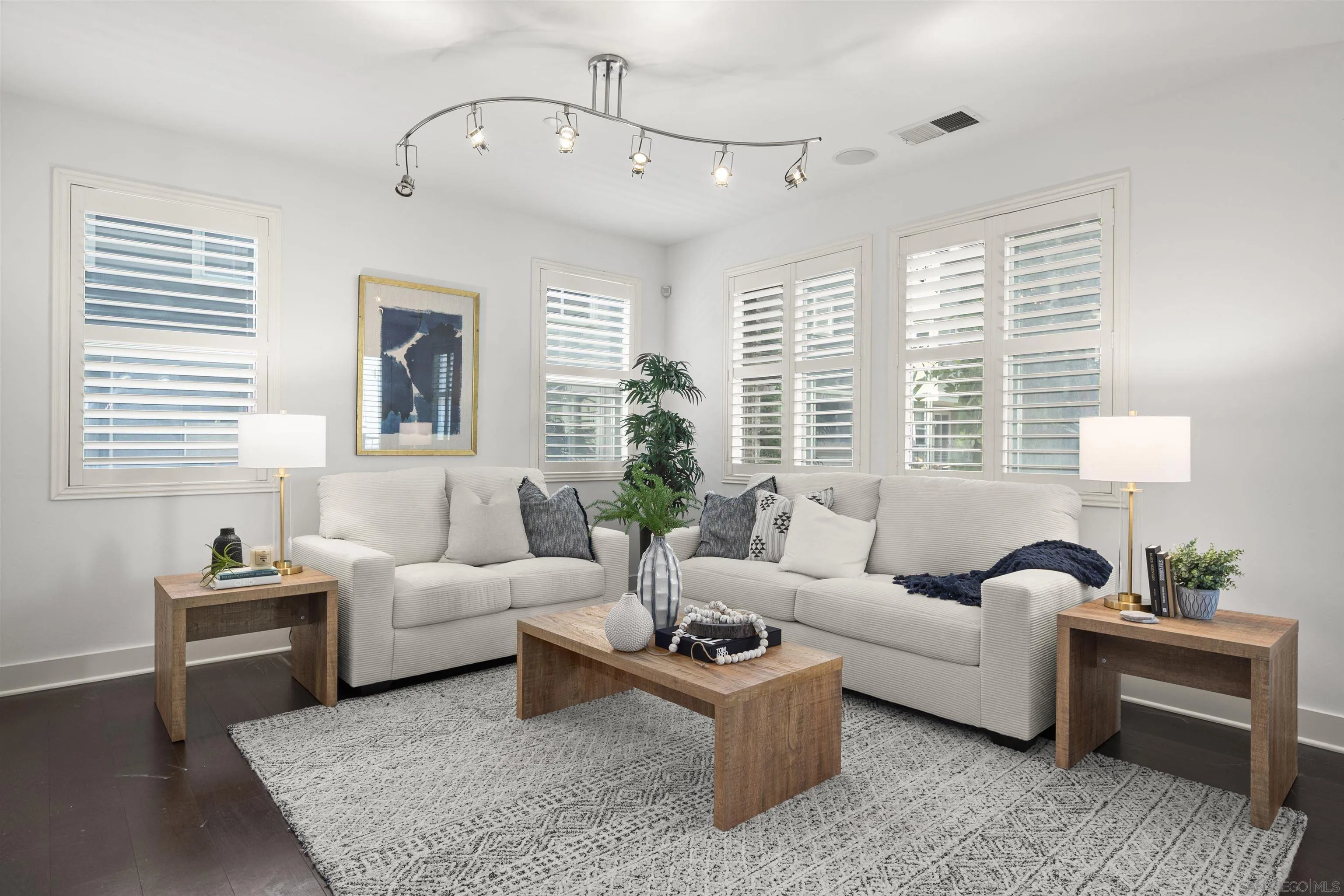 https://cdn.realtyfeed.com/cdn/127/250035912/6f9c41432bfe90c3e929a14ea2e38aa3.webp