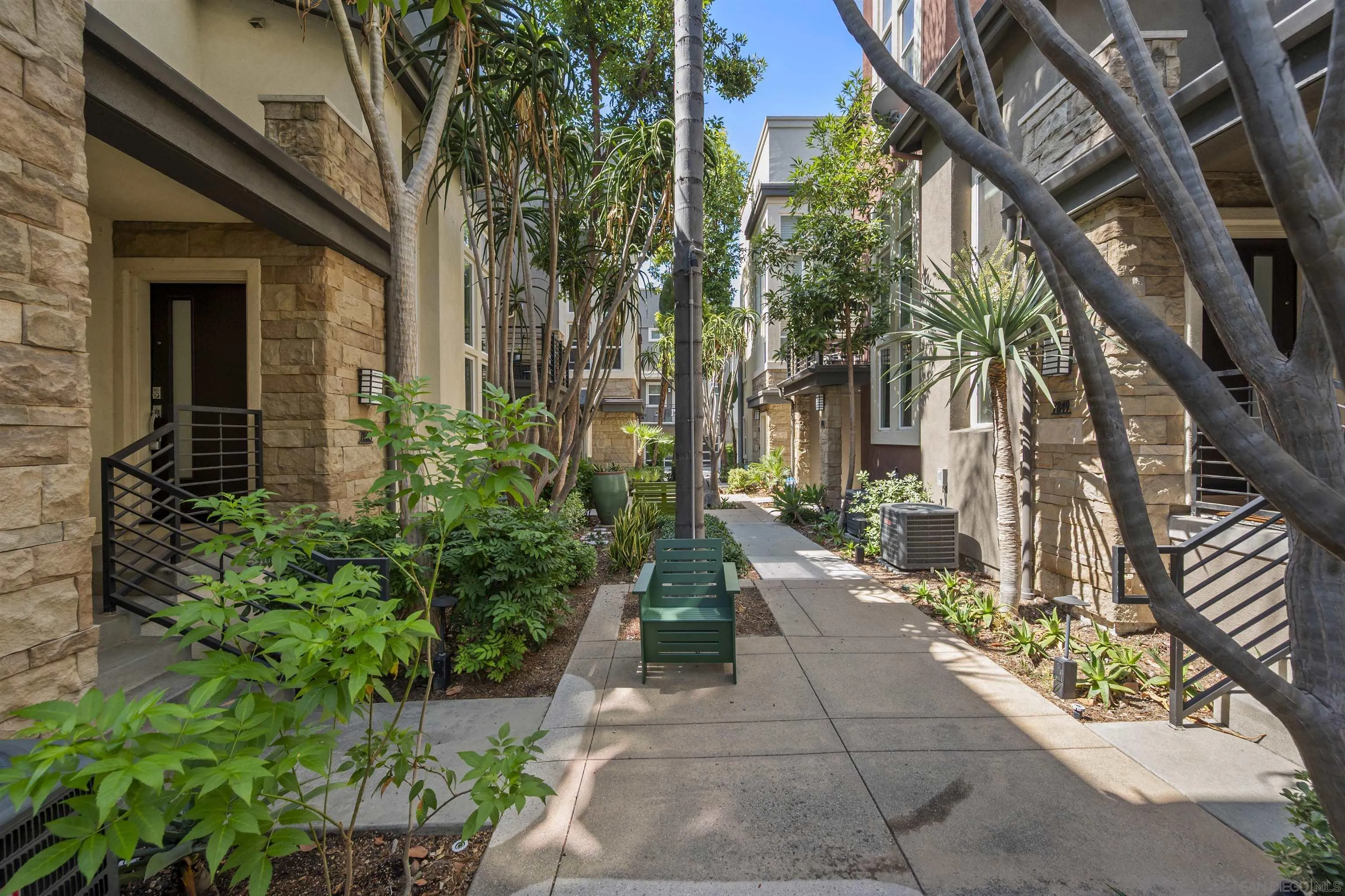 https://cdn.realtyfeed.com/cdn/127/250035912/7b674e0cb77dcc21117b5c42b77978b3.webp