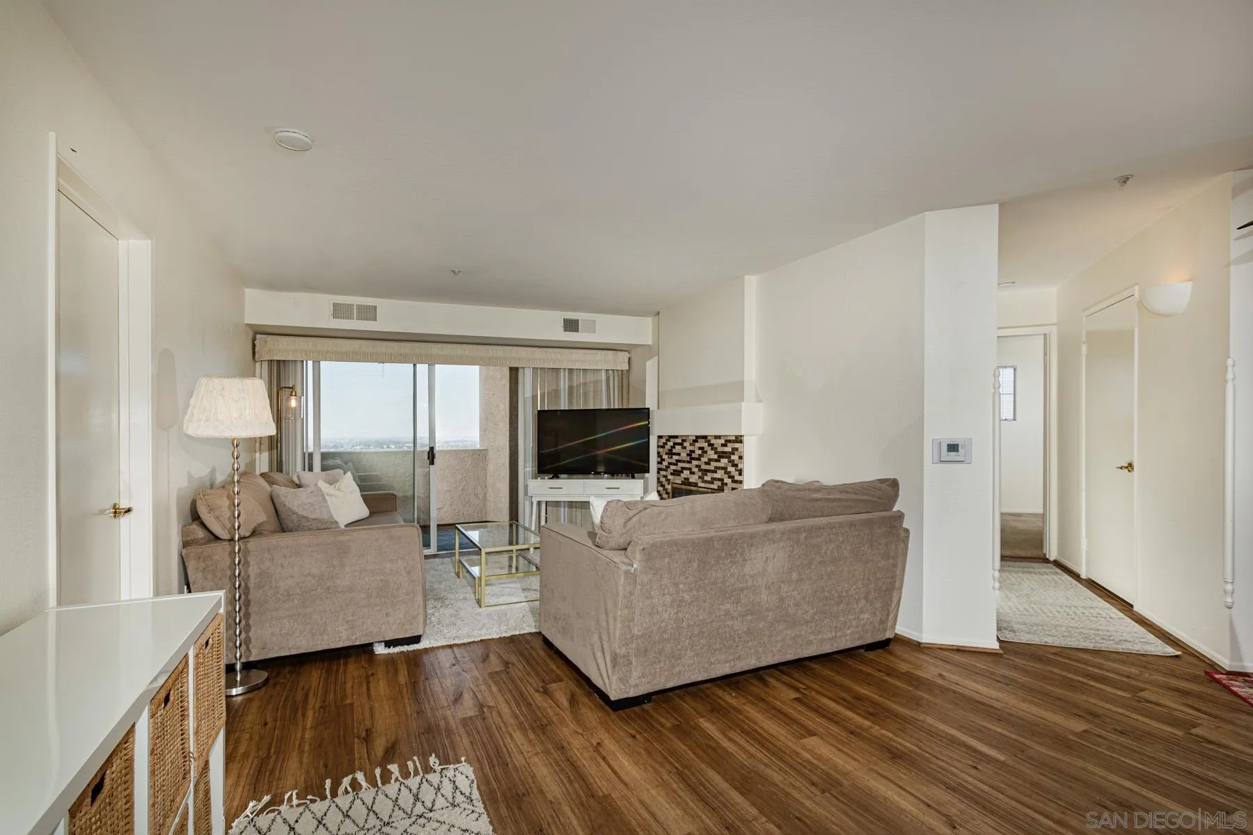 https://cdn.realtyfeed.com/cdn/127/250035916/2d390c90c7186cb678c15310b67f60cc.webp