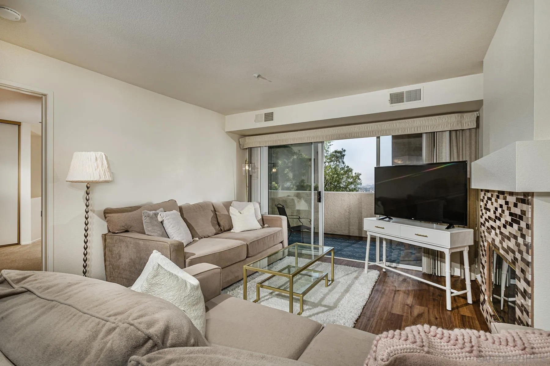 https://cdn.realtyfeed.com/cdn/127/250035916/9b9d921a940a6e581dbbb8a0c0cc2a93.webp
