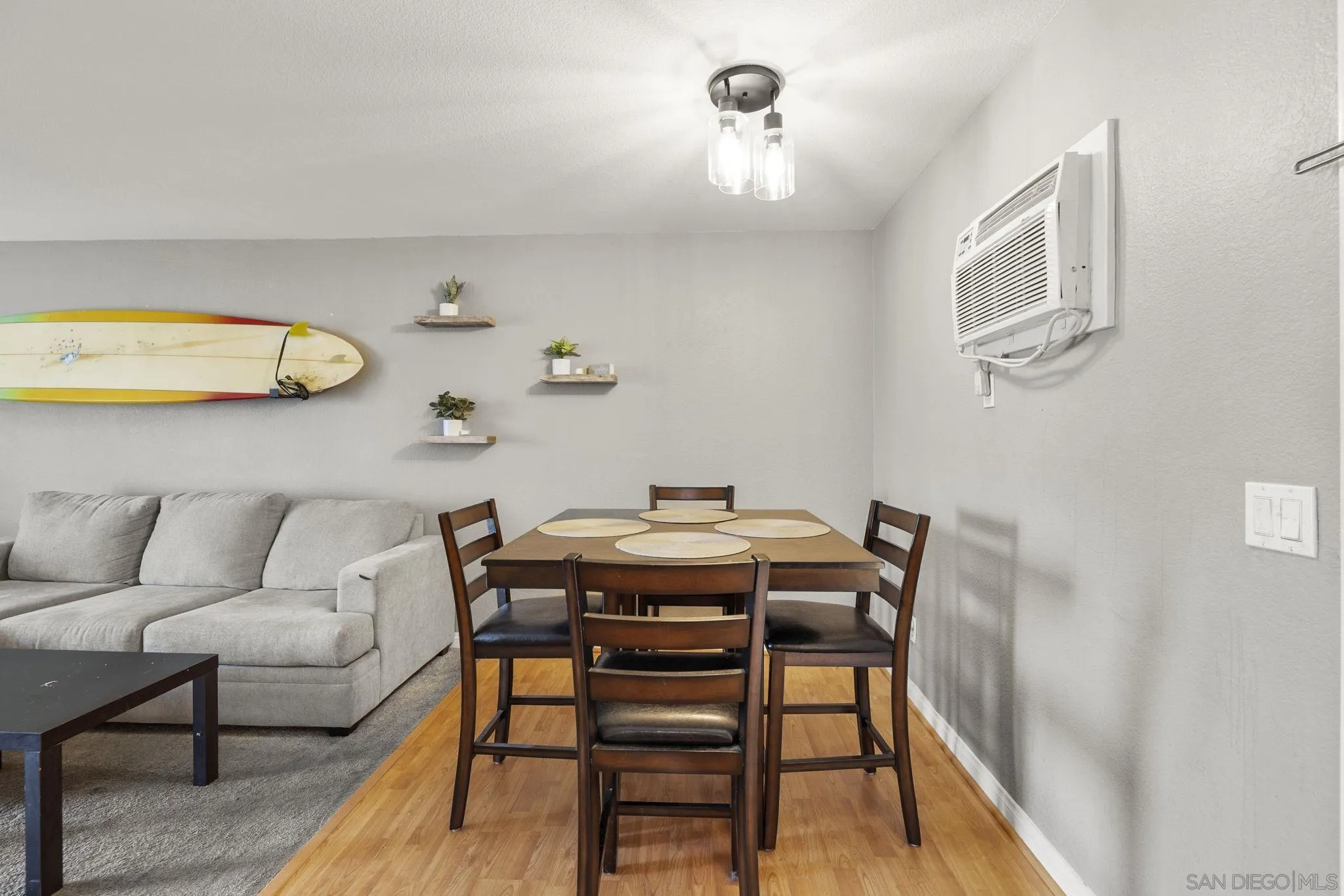 https://cdn.realtyfeed.com/cdn/127/250035921/cc183205344c08e833a318b71c6b6efd.webp