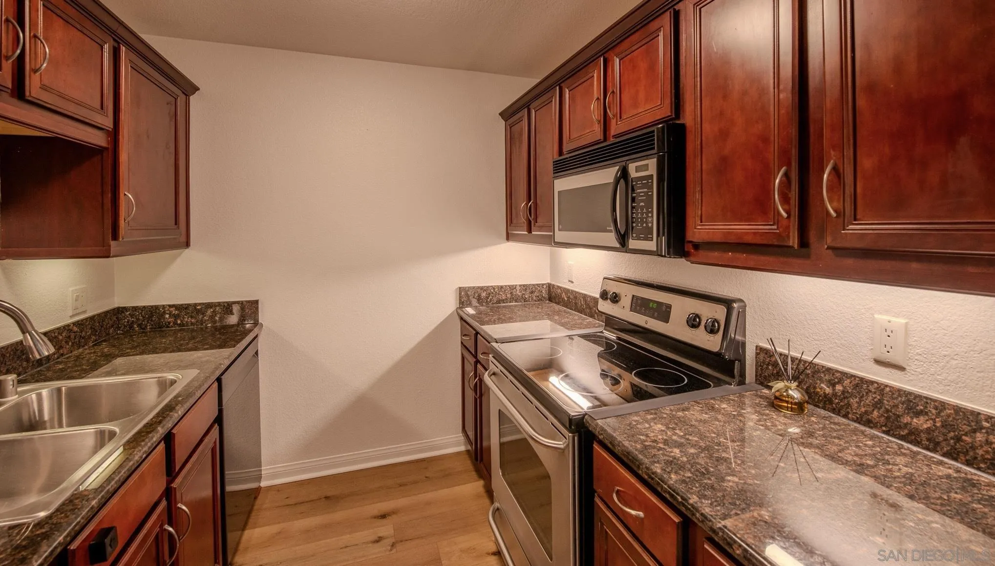 Photo #9: 250035923 Listing: Photo #9