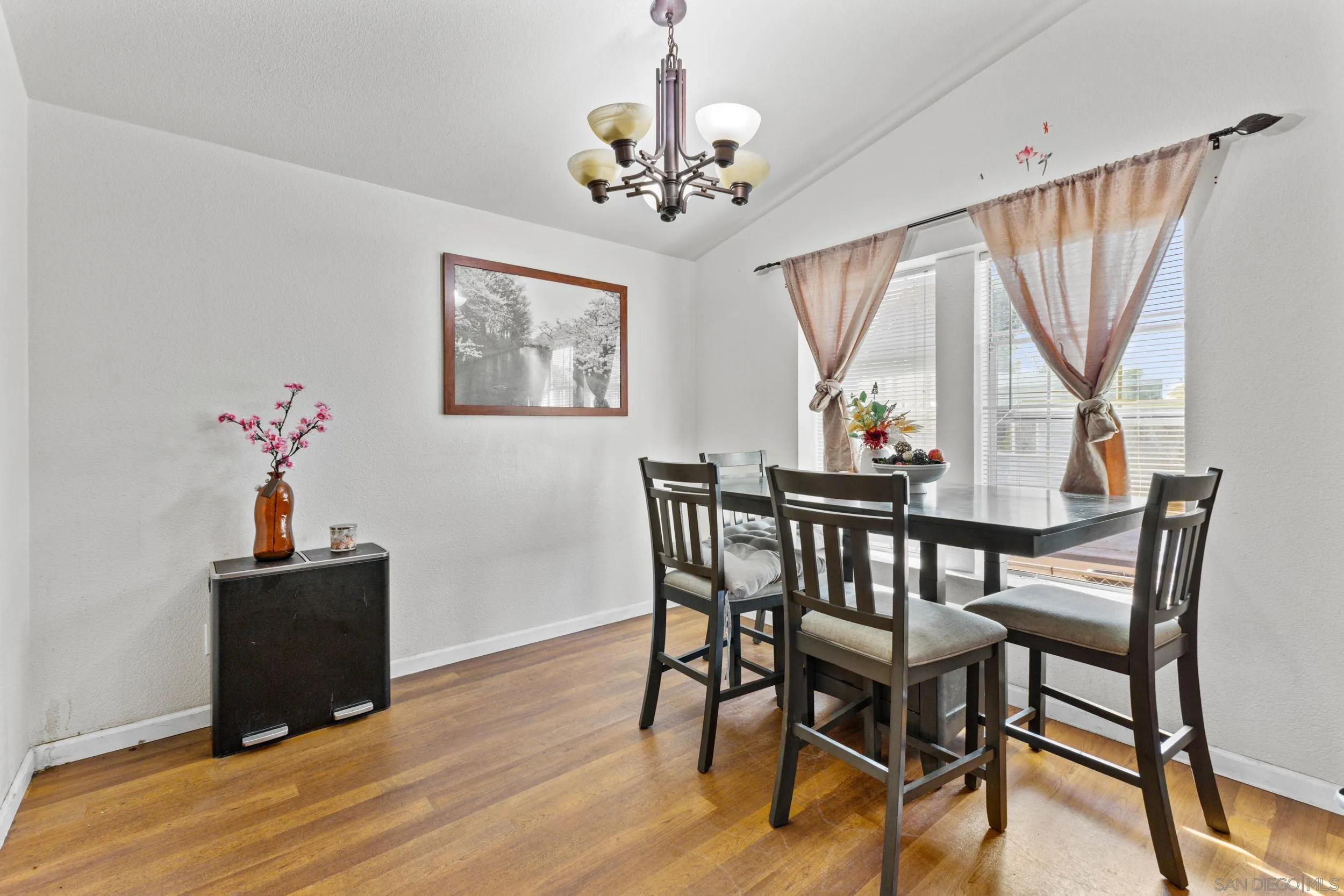 https://cdn.realtyfeed.com/cdn/127/250035925/02e219f6d334f5104e602d91fc1d5923.webp