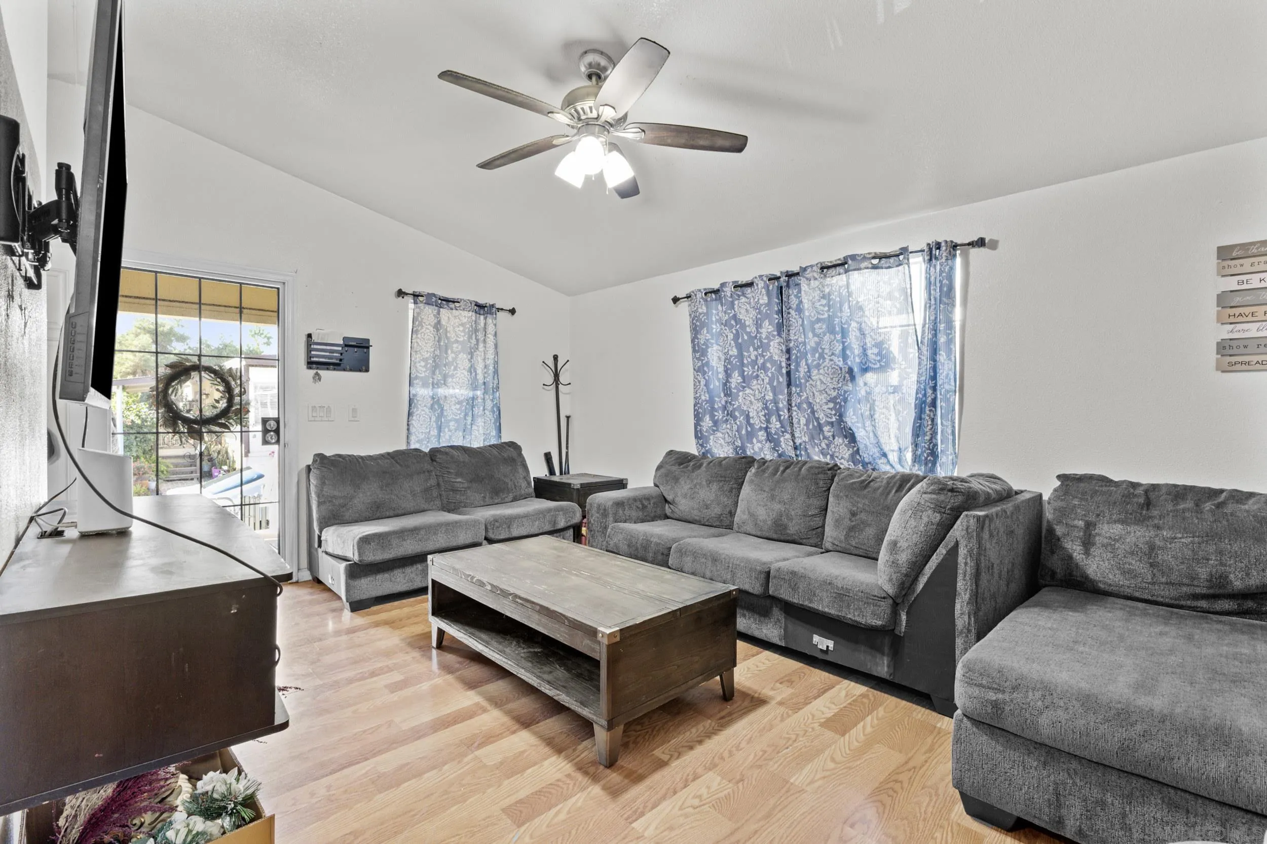 https://cdn.realtyfeed.com/cdn/127/250035925/079b6841ef81d09beea001073f5936cf.webp