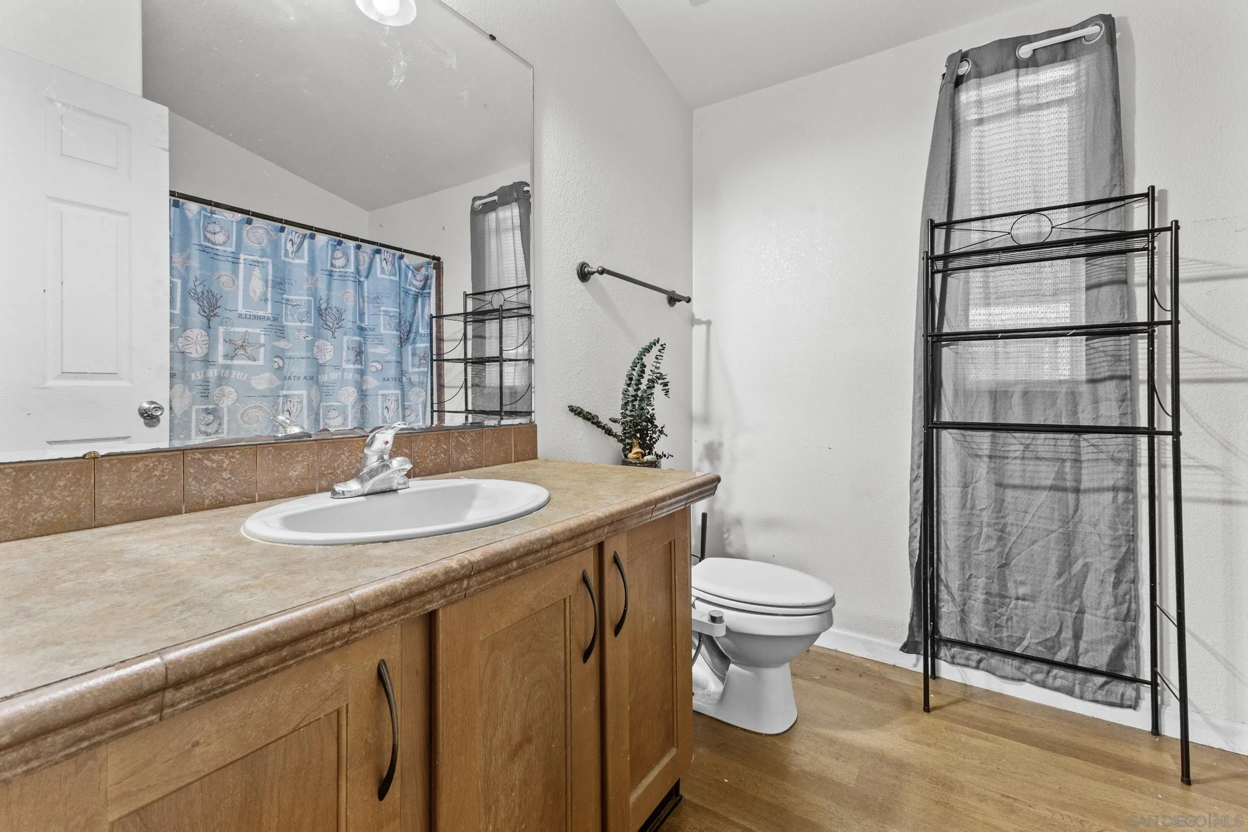 https://cdn.realtyfeed.com/cdn/127/250035925/79b451a4b28d9982eb0224f7e6999c1b.webp