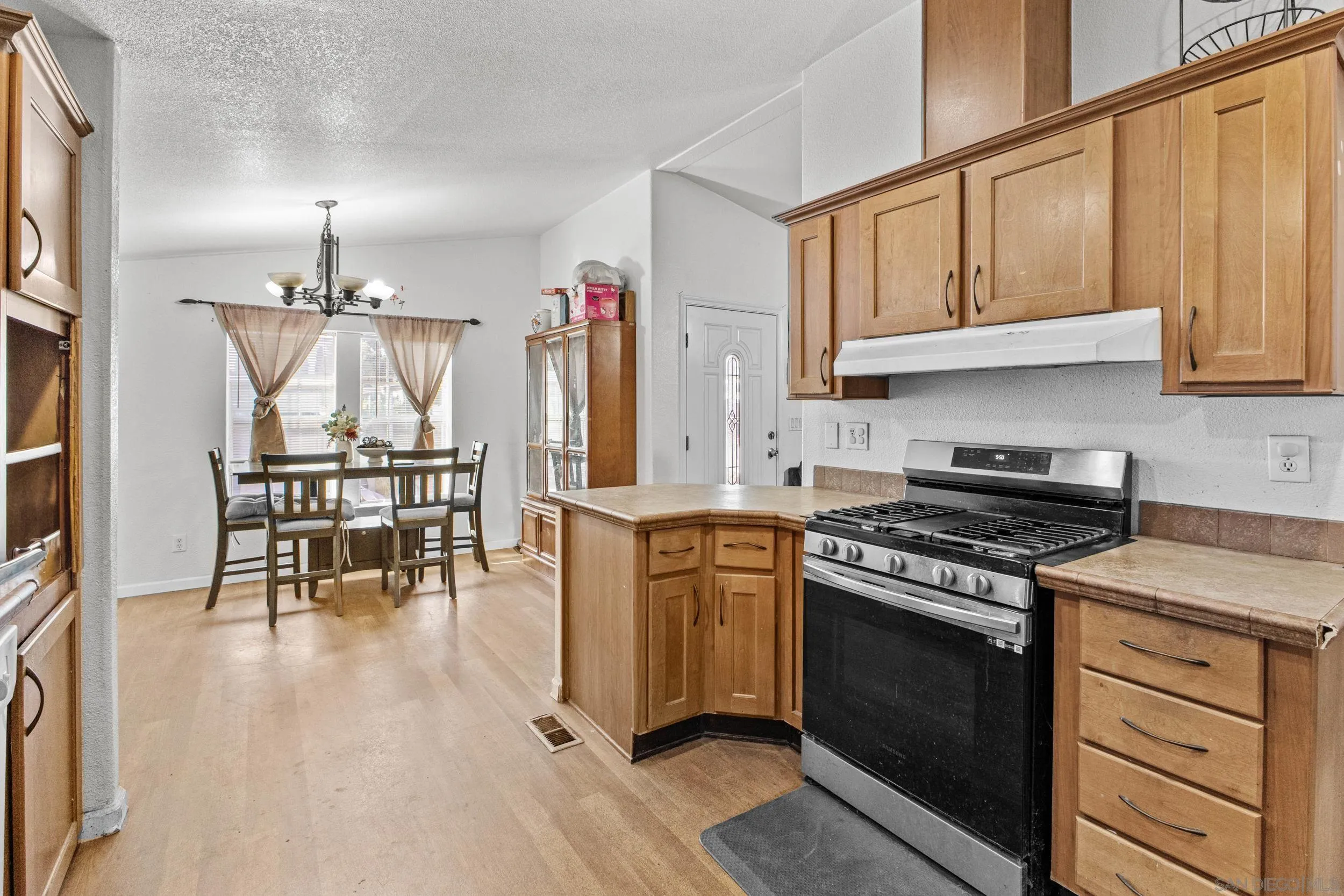 https://cdn.realtyfeed.com/cdn/127/250035925/989654e91aafd5480329cb9f65272d48.webp