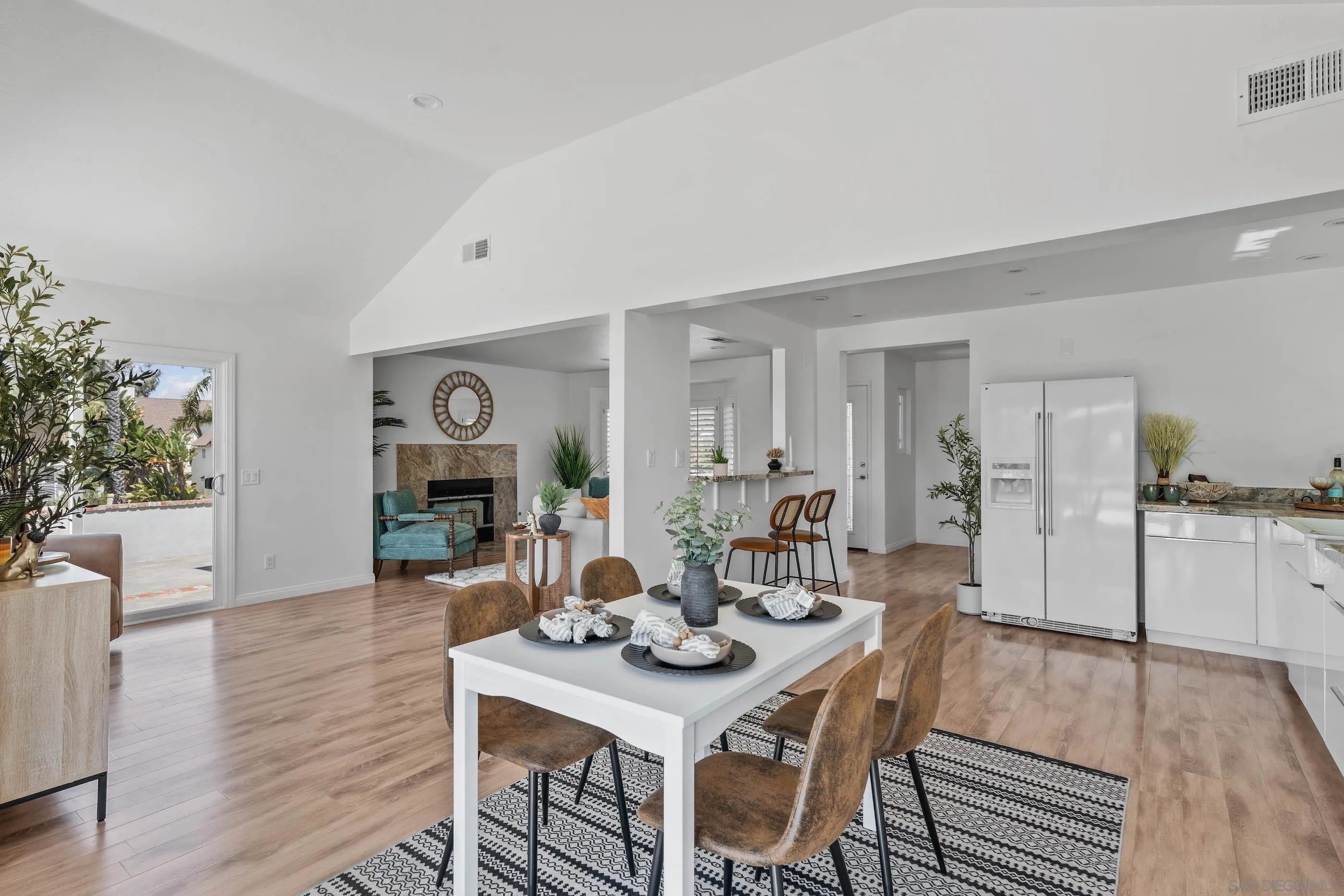 https://cdn.realtyfeed.com/cdn/127/250035949/0ef963580f8541b162e9be0acad48461.webp