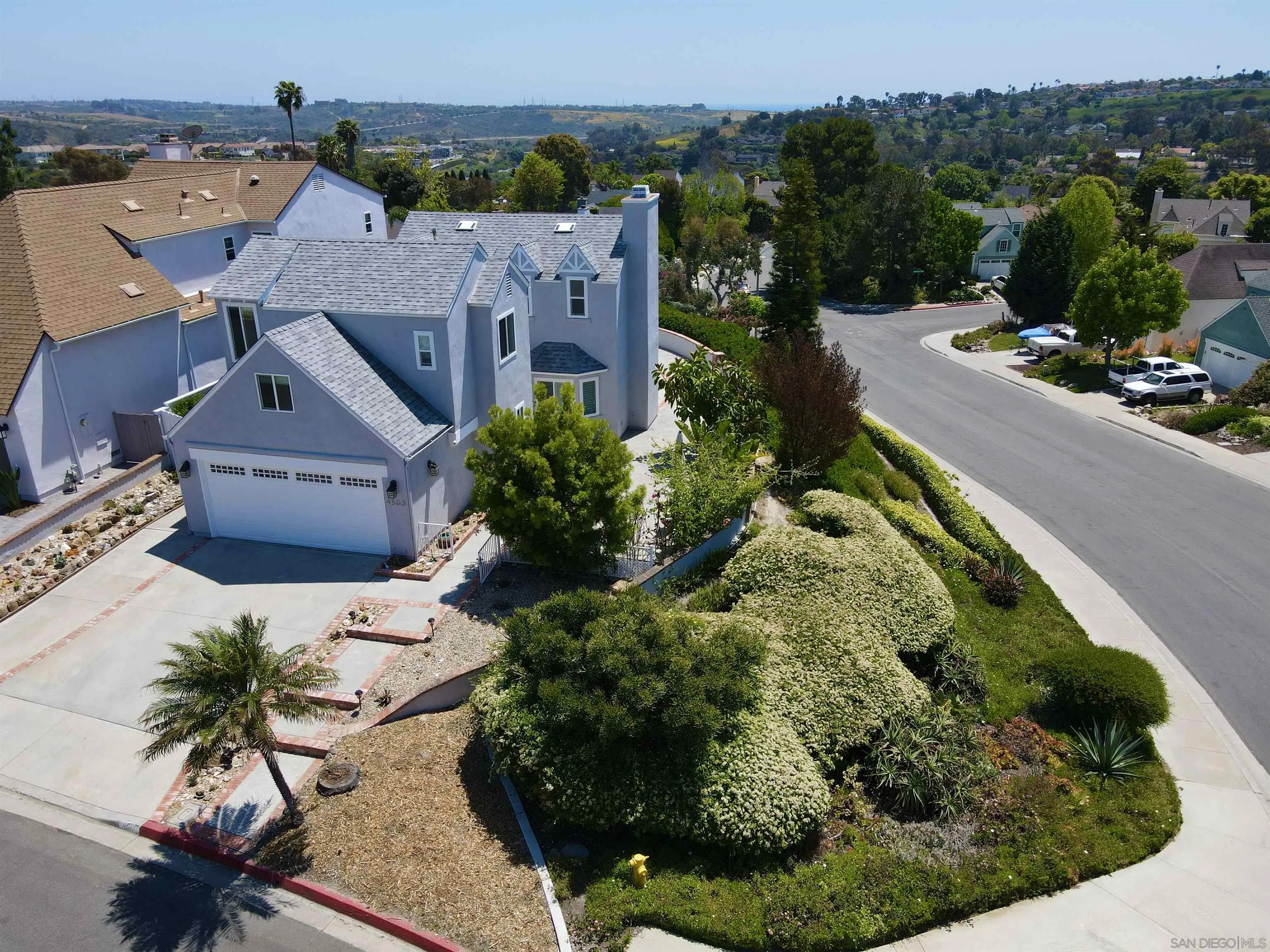 https://cdn.realtyfeed.com/cdn/127/250035949/2b5dd54226fb0a35139f249381187ce5.webp
