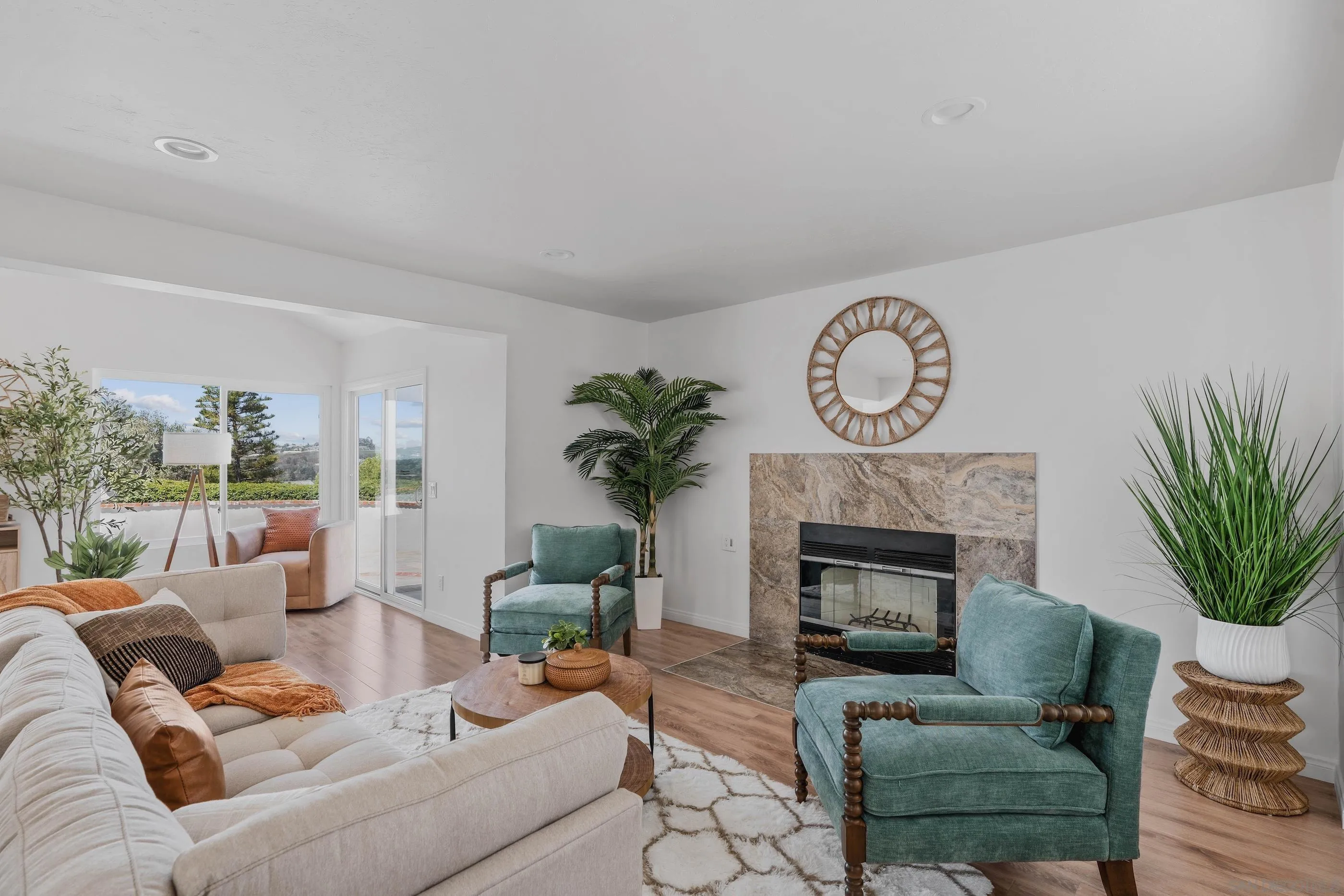 https://cdn.realtyfeed.com/cdn/127/250035949/352f1329fc443350673bfd060485b9c3.webp