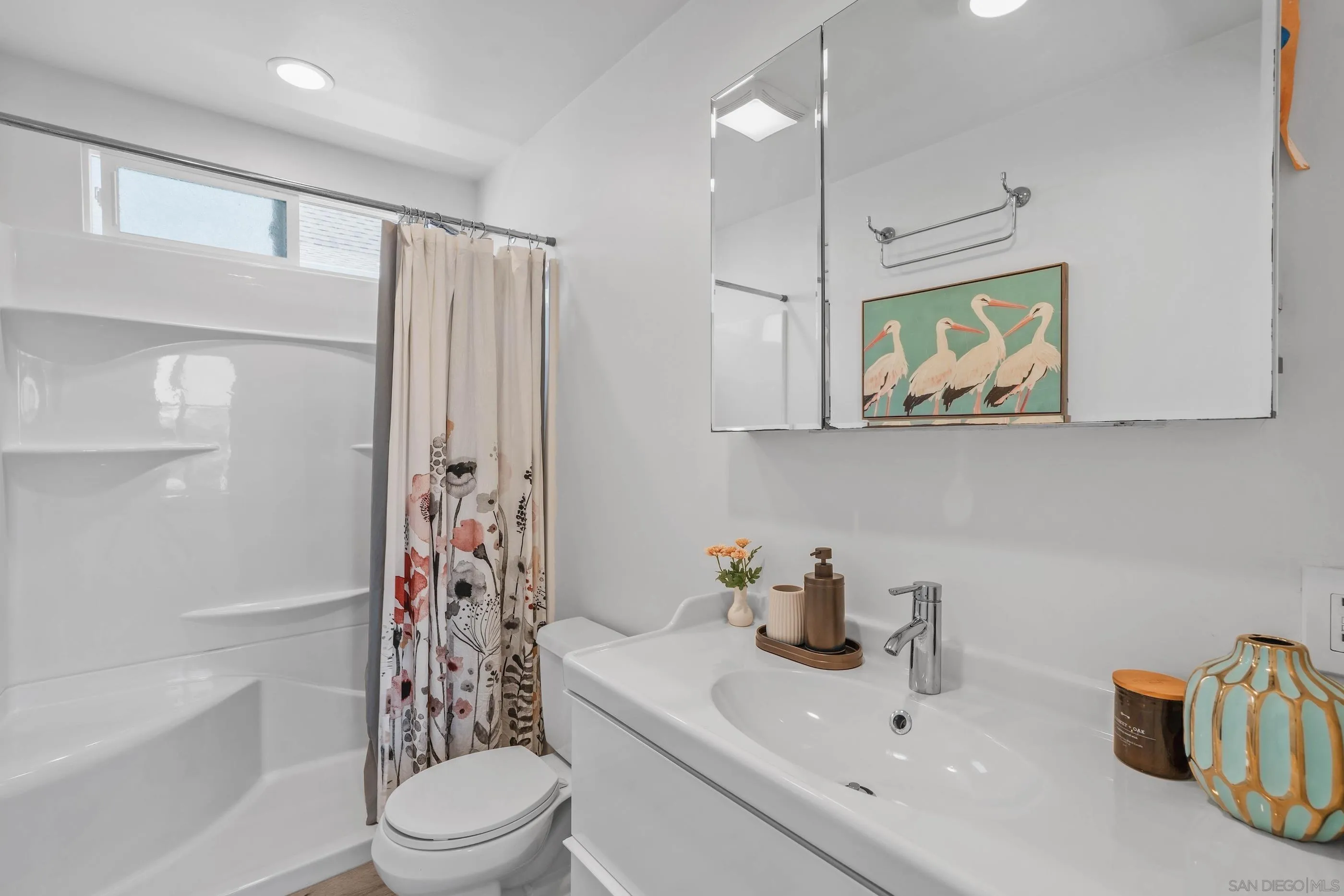 https://cdn.realtyfeed.com/cdn/127/250035949/ffbf8d17b0694143834968c00e0639eb.webp