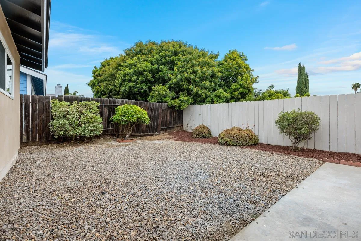 https://cdn.realtyfeed.com/cdn/127/250035950/504509537c533b74cb80bfd681234b5e.webp