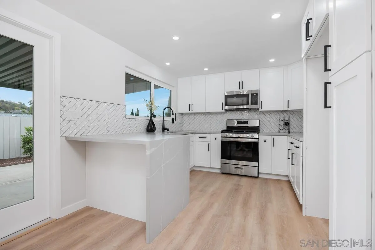 https://cdn.realtyfeed.com/cdn/127/250035950/6d38091ba3068dc38852d36012e3deab.webp