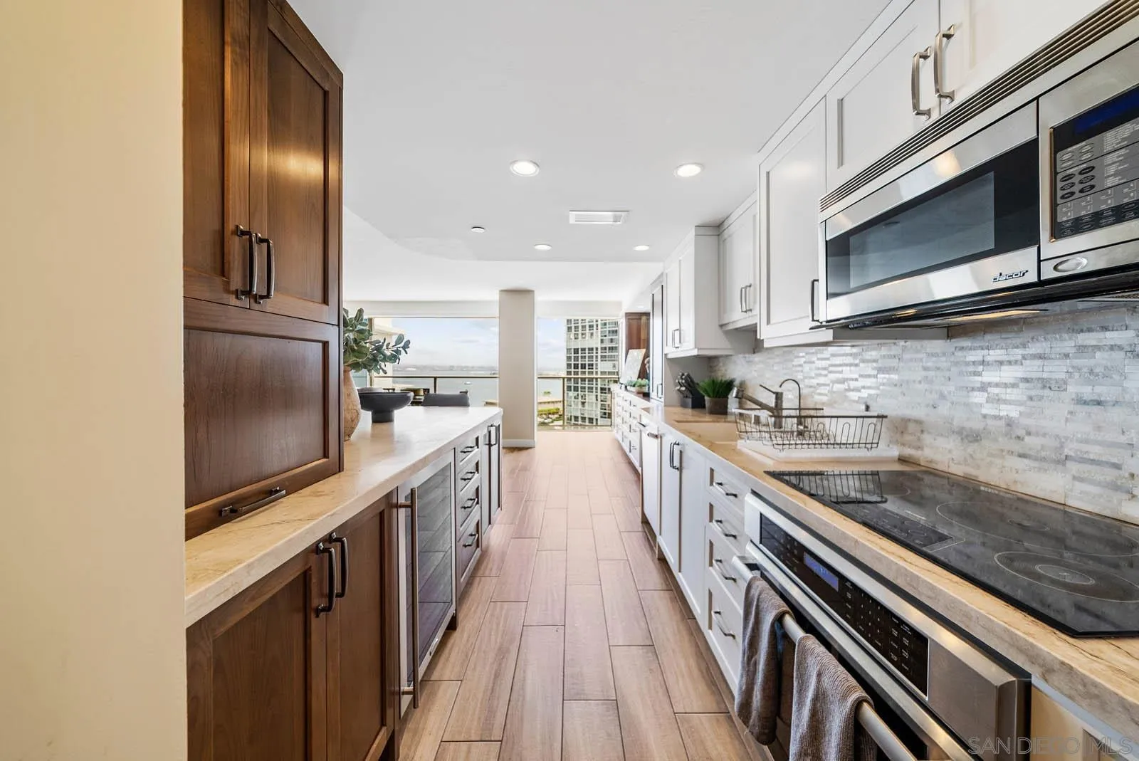 https://cdn.realtyfeed.com/cdn/127/250035956/6adc56a3443a9e4023dd6cf49d0459b8.webp