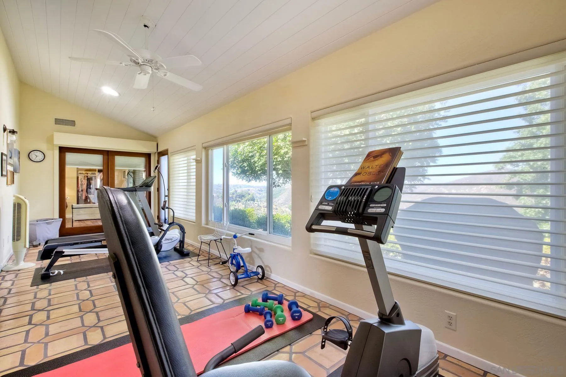https://cdn.realtyfeed.com/cdn/127/250035957/008df572097e2510c1eac6719bd3b743.webp