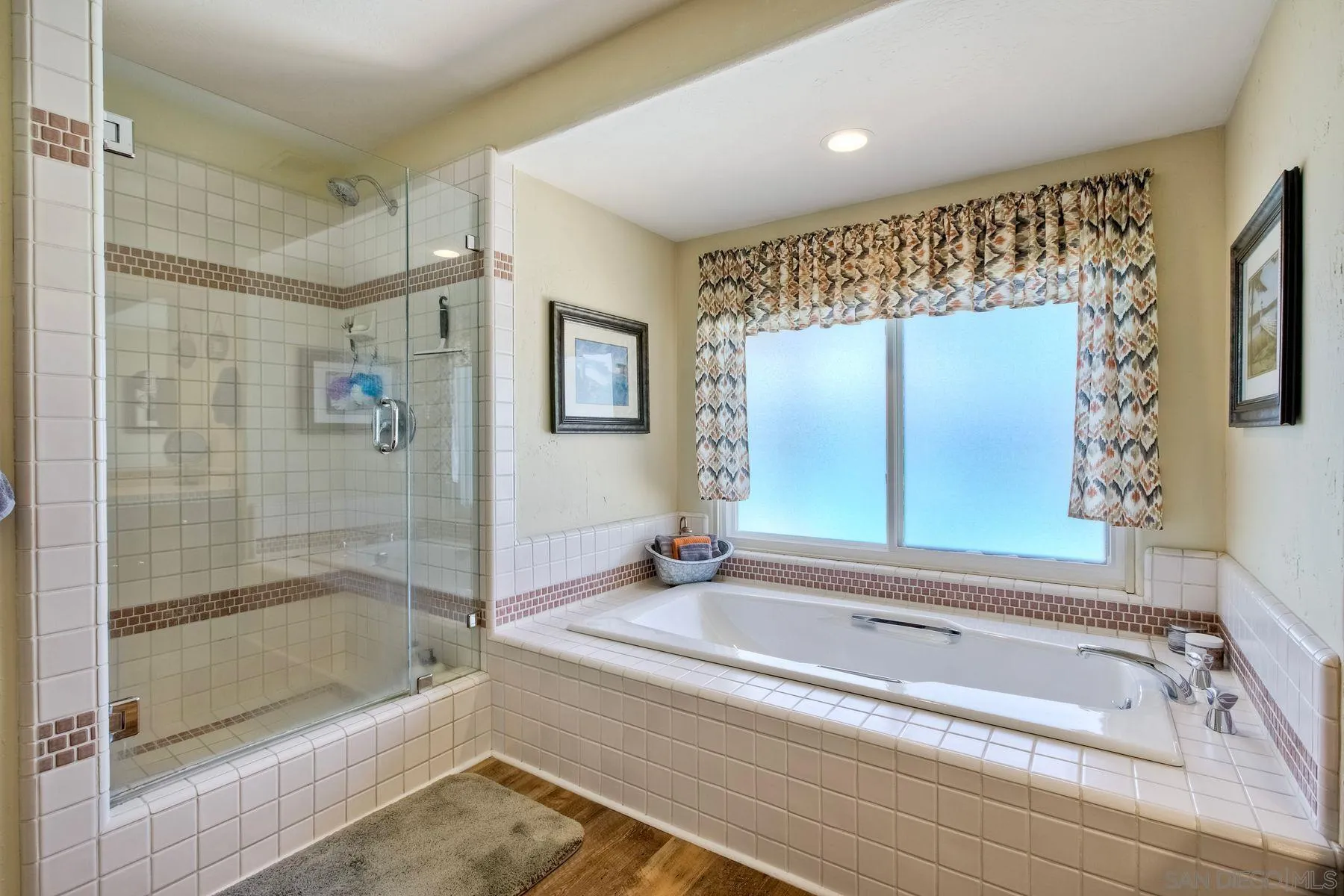 https://cdn.realtyfeed.com/cdn/127/250035957/38f8da33f2ecdfe2b8c8f57ee18ce255.webp