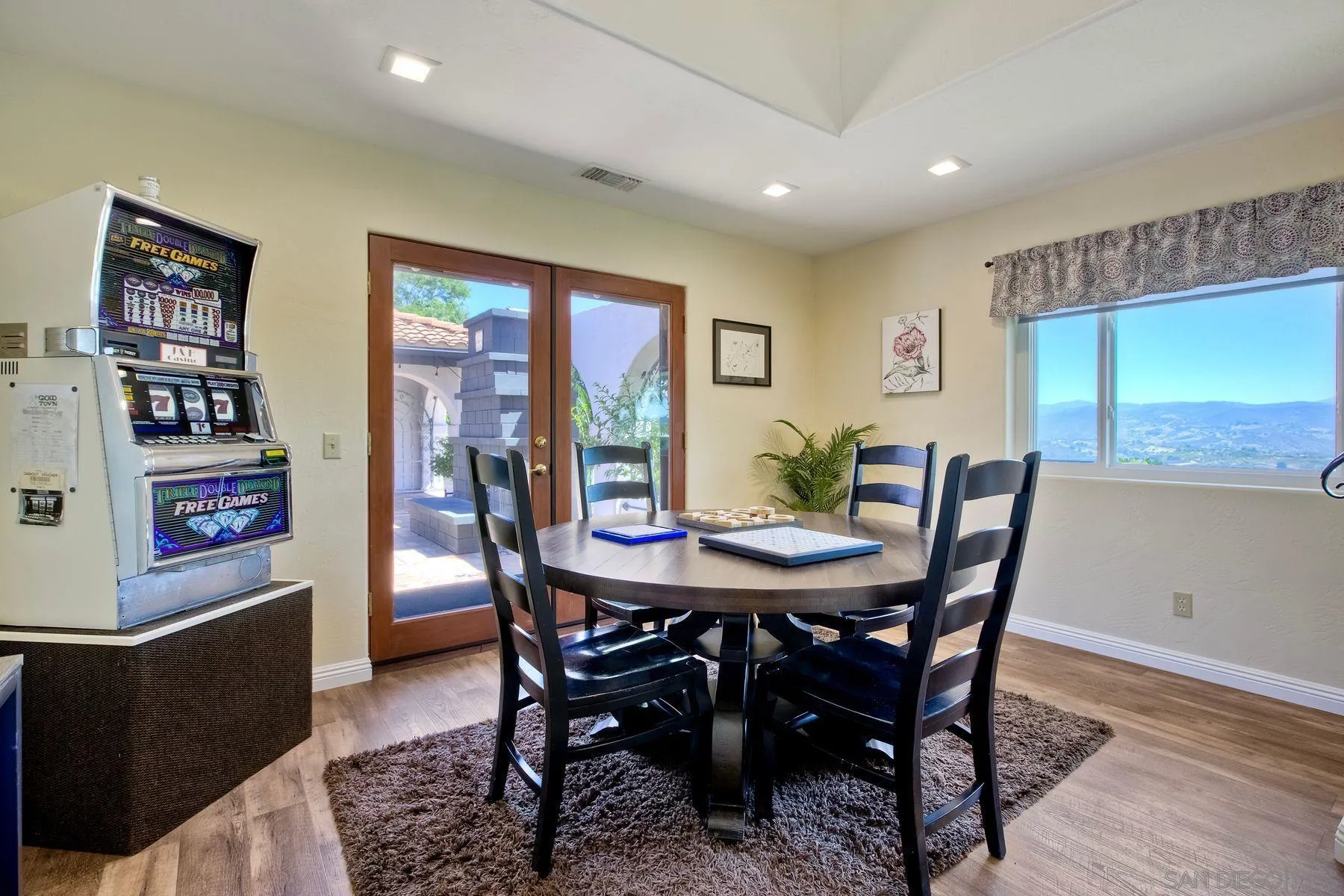 https://cdn.realtyfeed.com/cdn/127/250035957/b780c8e173d973e57fe0aee6a93aaa86.webp