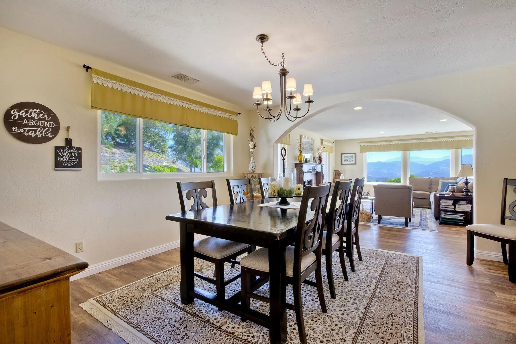 https://cdn.realtyfeed.com/cdn/127/250035957/cc0c99ea1994eaeed40e2ff8df2fbc34.webp