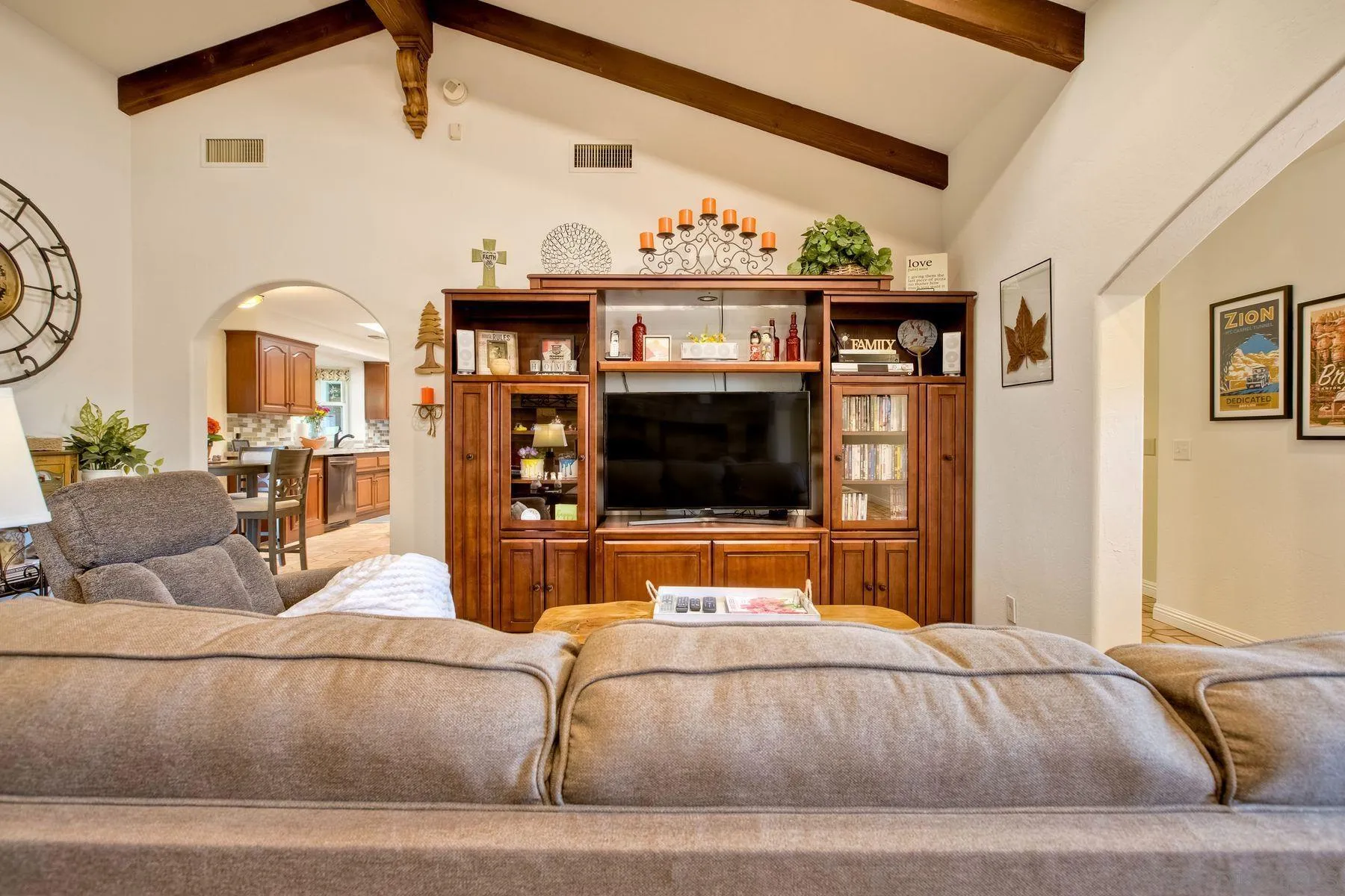 https://cdn.realtyfeed.com/cdn/127/250035957/f8f40e569655a5f0175f18ef18bf53dd.webp