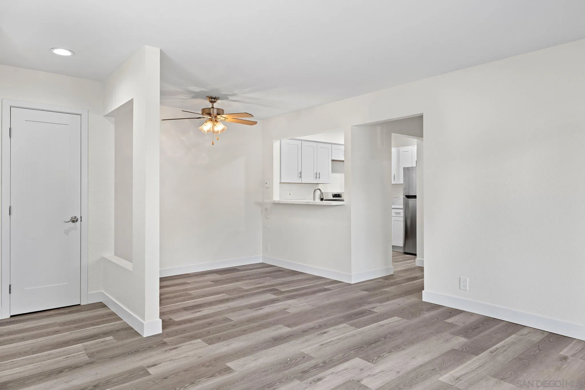Photo #3: 250035976 Listing 