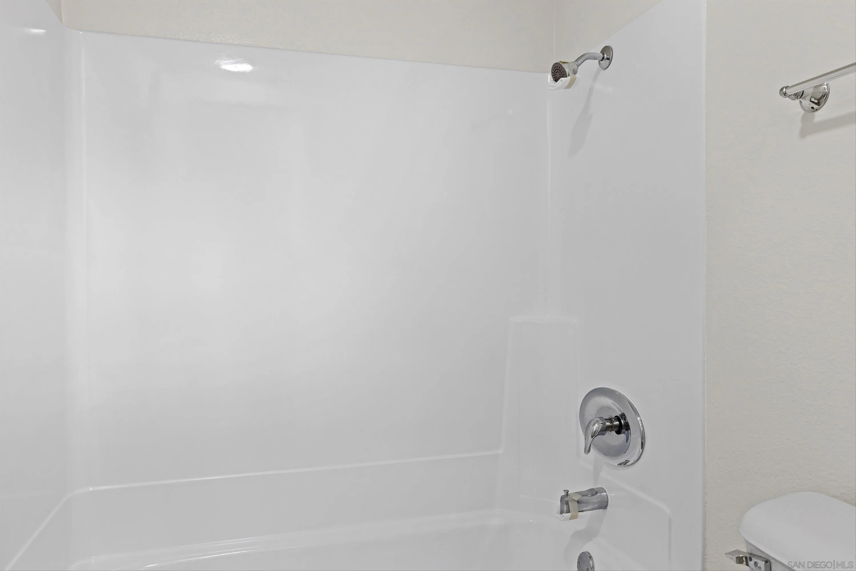 Photo #11: 250035976 Listing: Photo #11