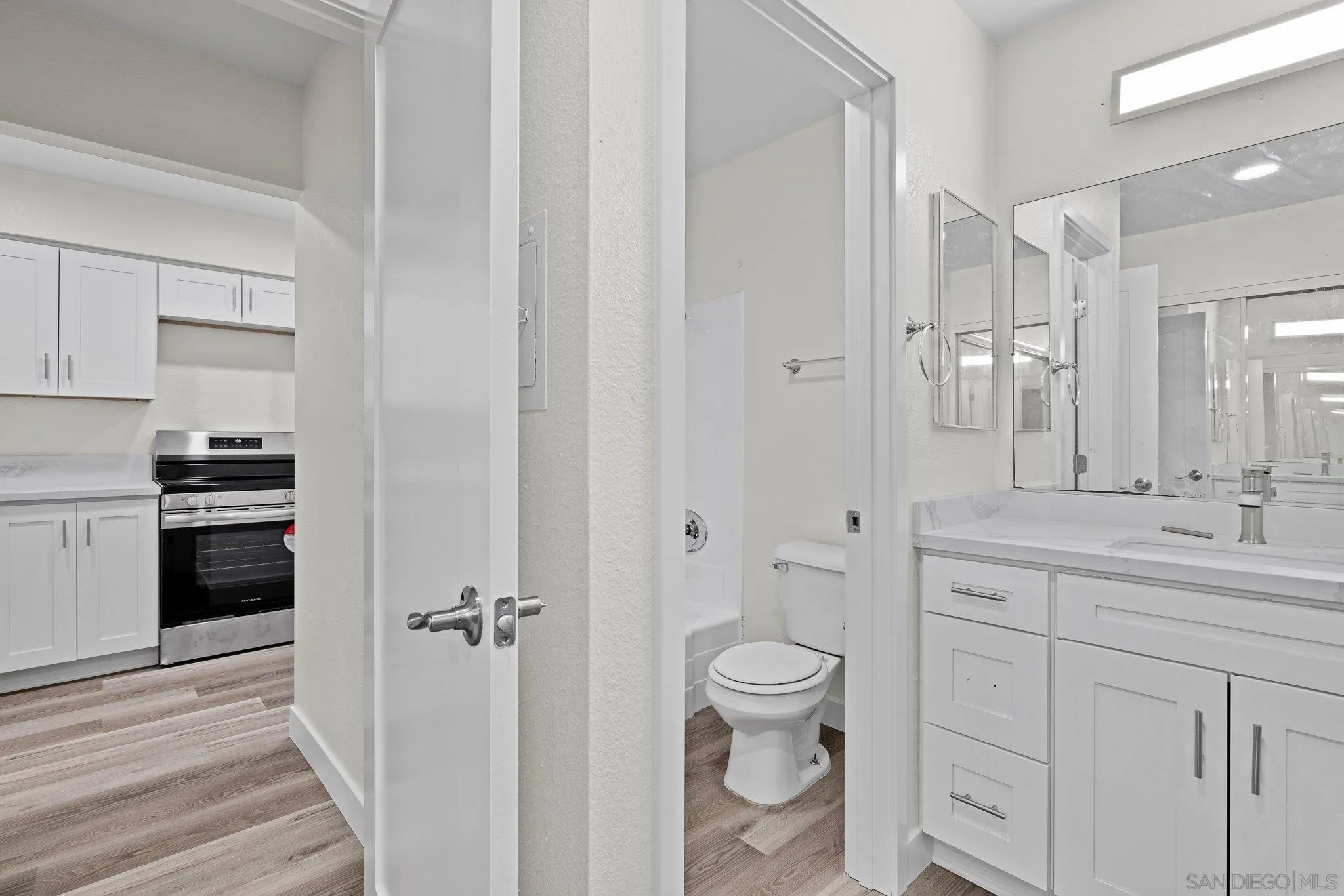 Photo #8: 250035976 Listing: Photo #8